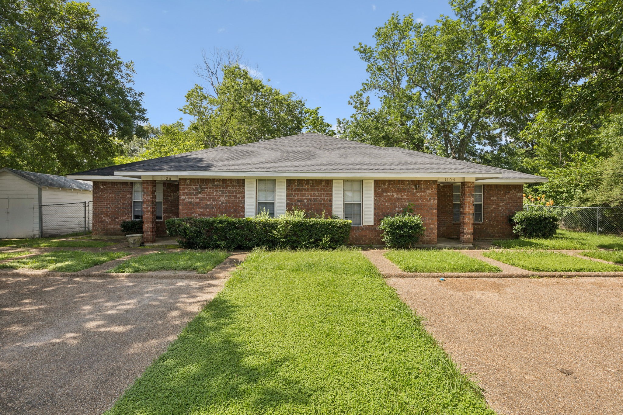 1104 & 1106 E High Street Terrell TX 75160