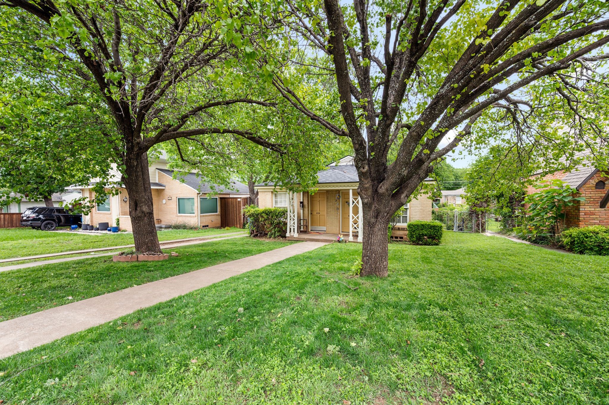 412 N Montreal Avenue Dallas TX 75208