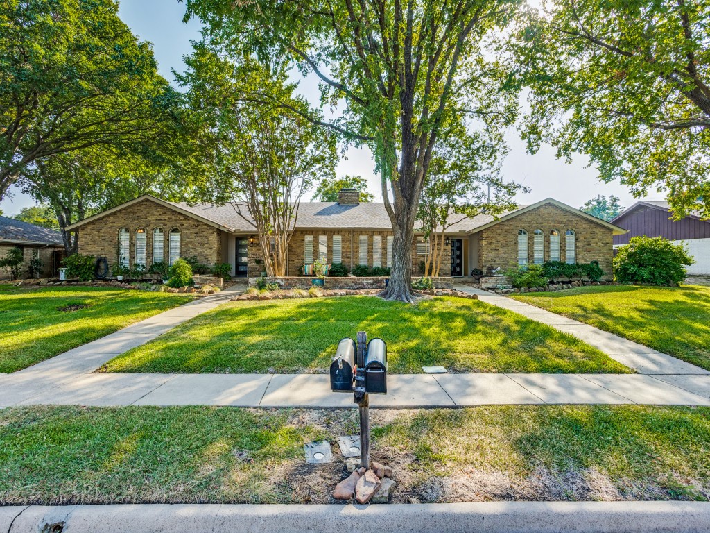 2709 Forest Grove Drive Richardson TX 75080