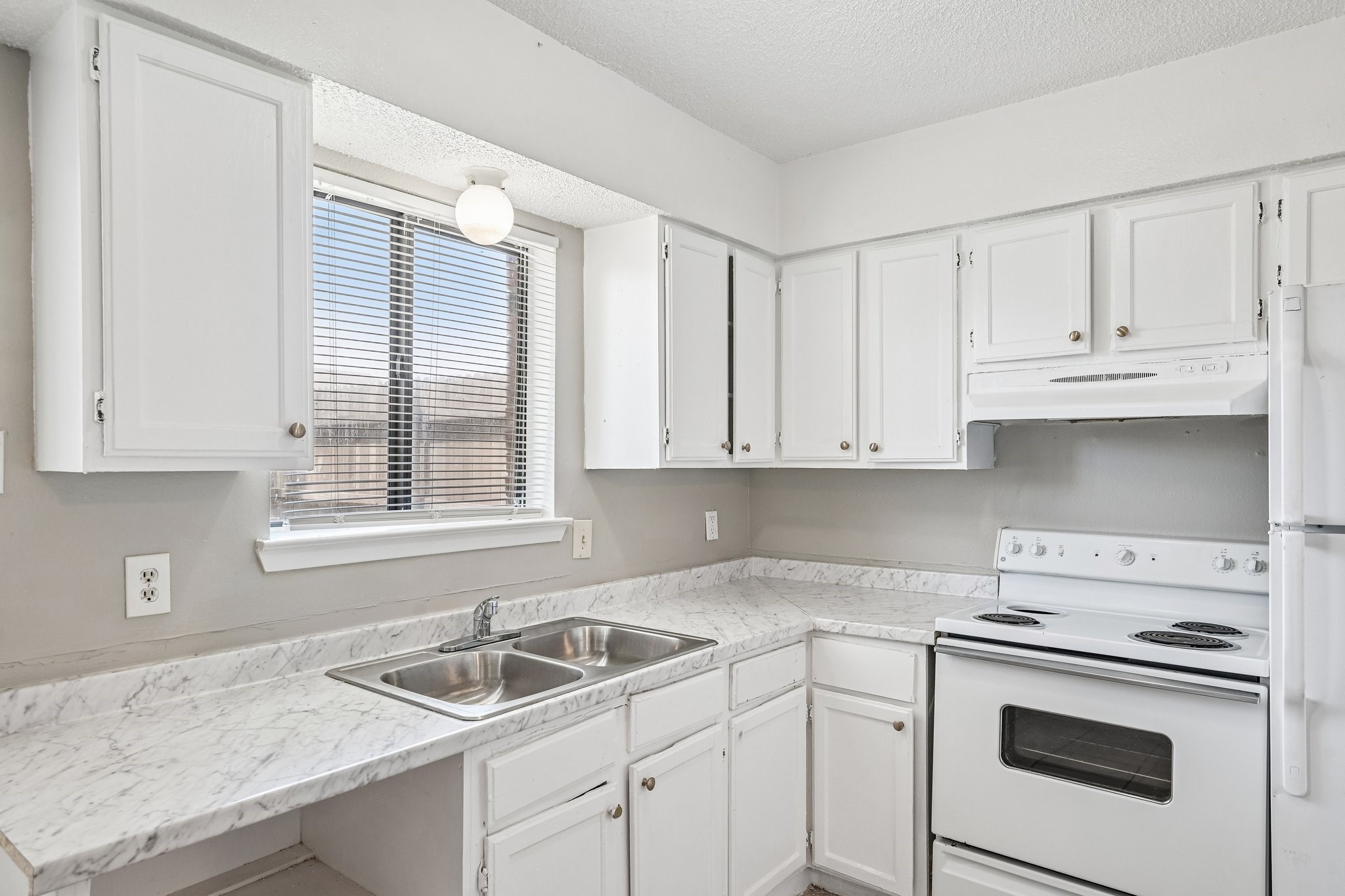 2813 & 2821 Wimbledon Court Garland TX 75041