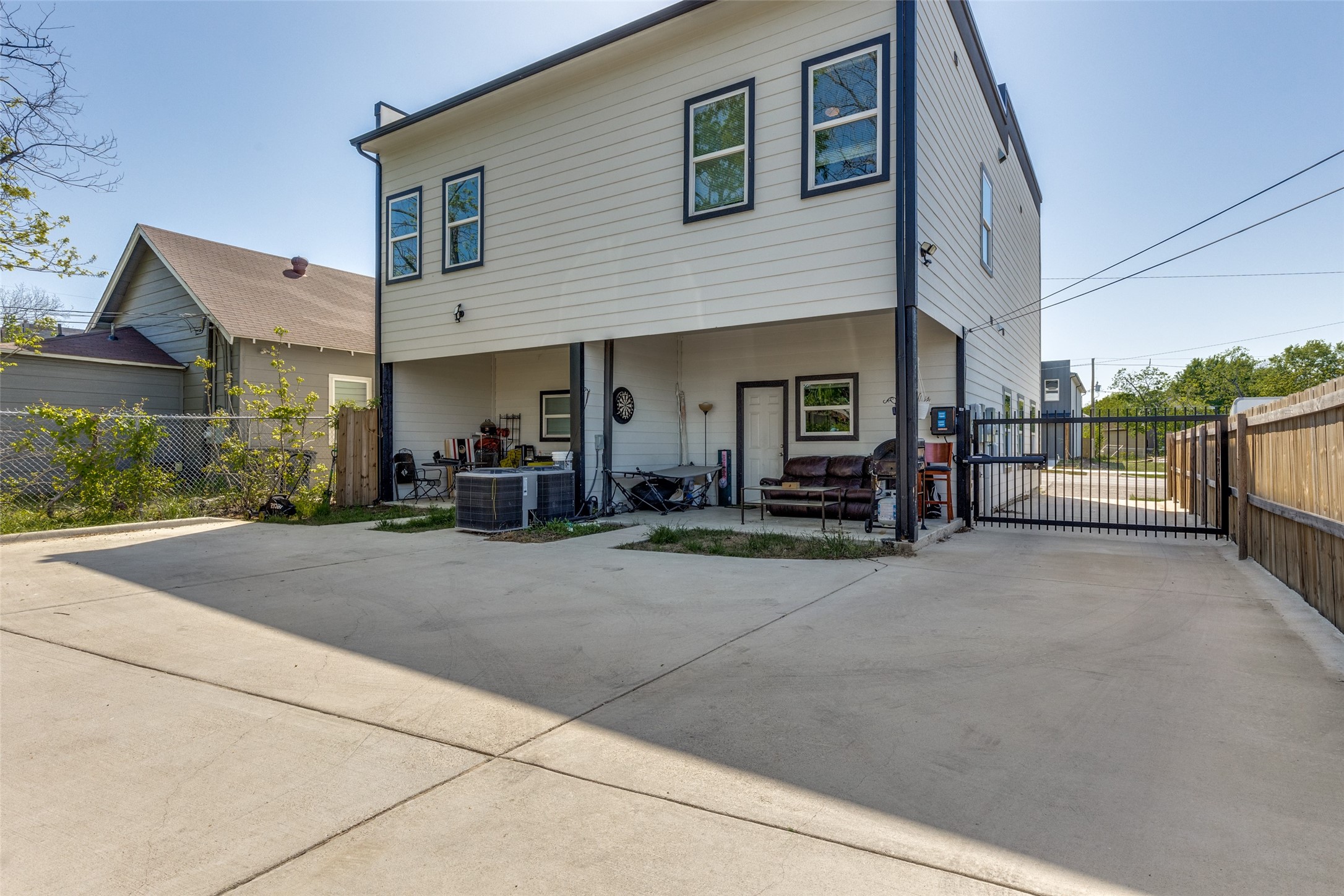 1425 Evans Avenue Fort Worth TX 76104