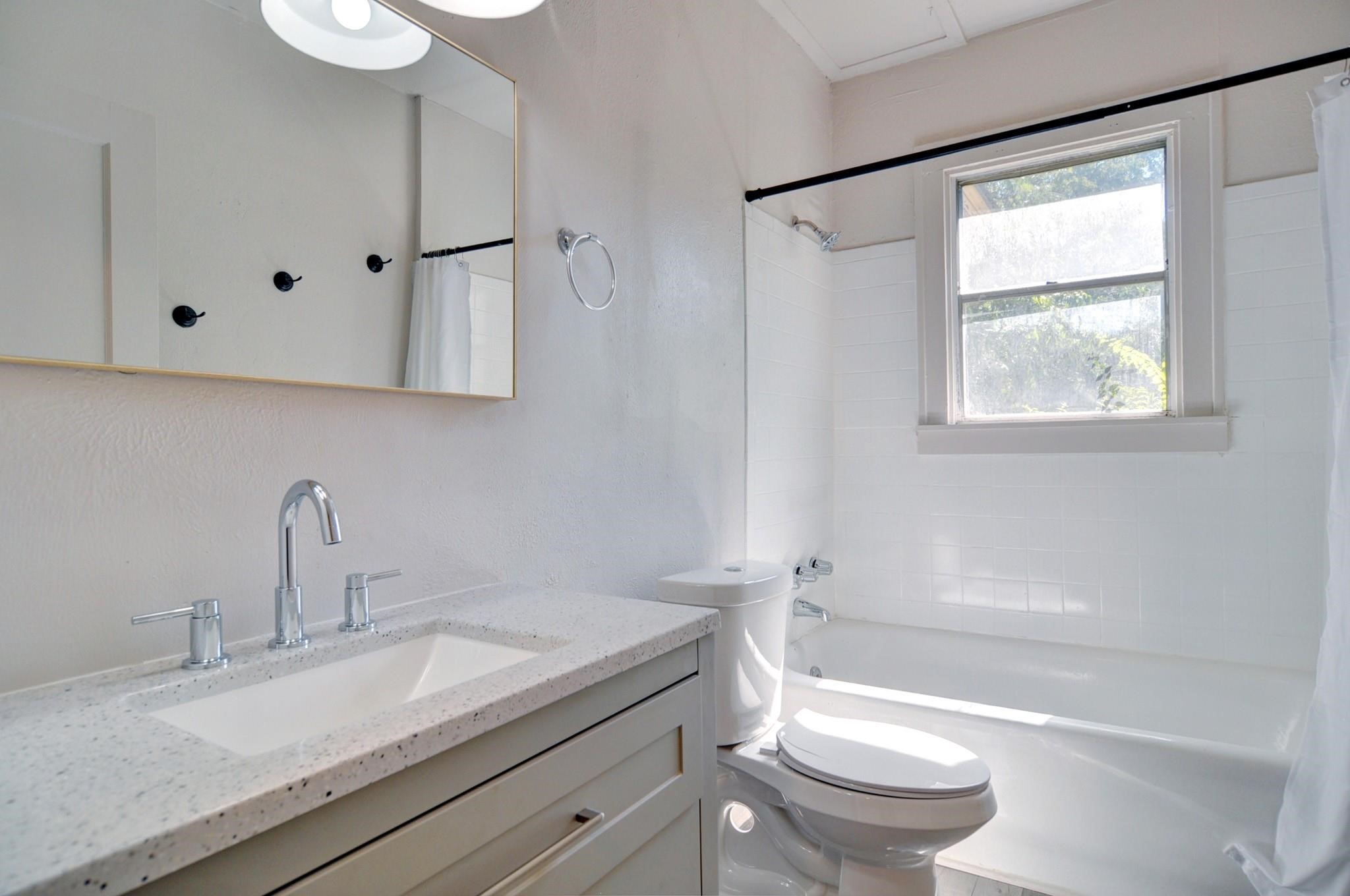 2844 Travis Avenue Fort Worth TX 76110