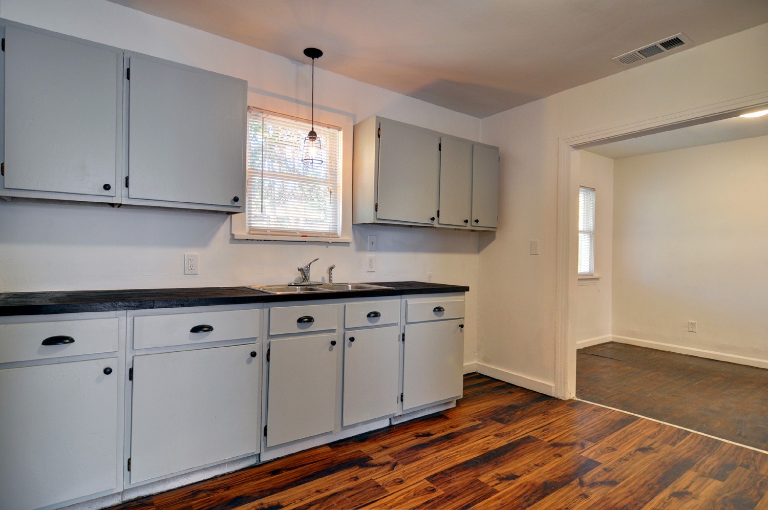2844 Travis Avenue Fort Worth TX 76110