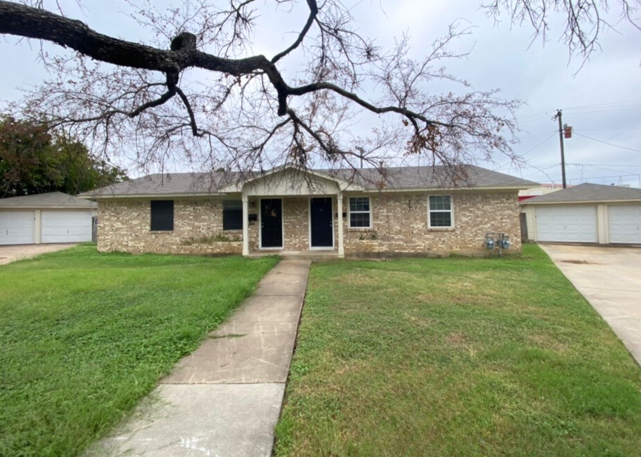 2525 Normont Circle Fort Worth TX 76103