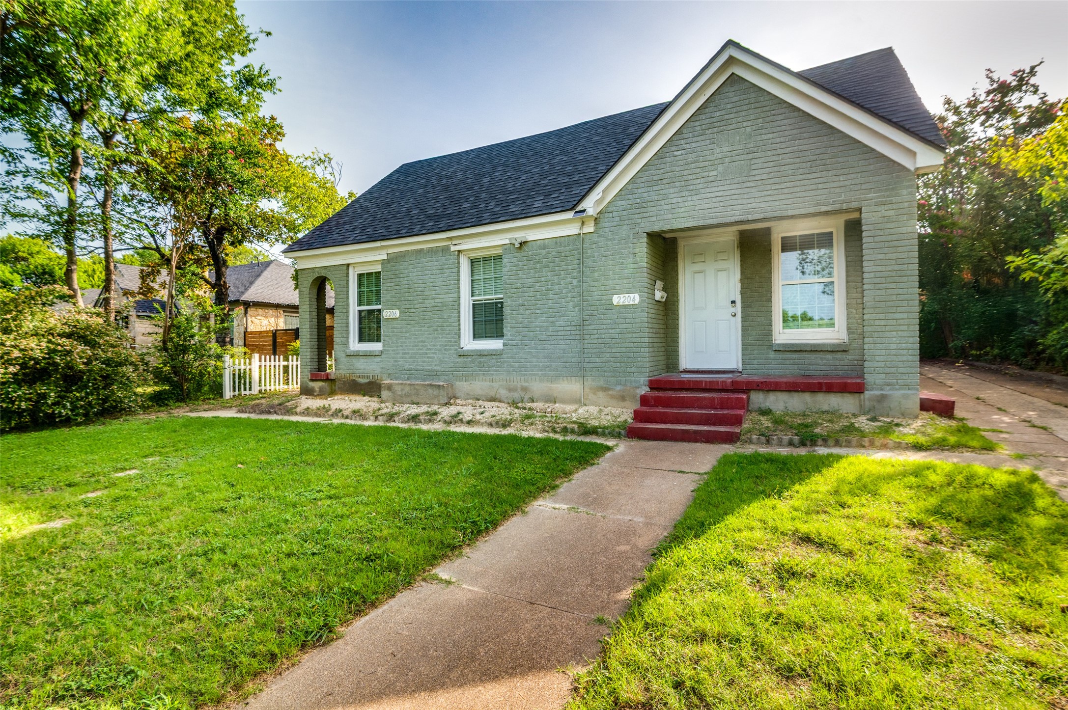 2204 Berwick Avenue Dallas TX 75203
