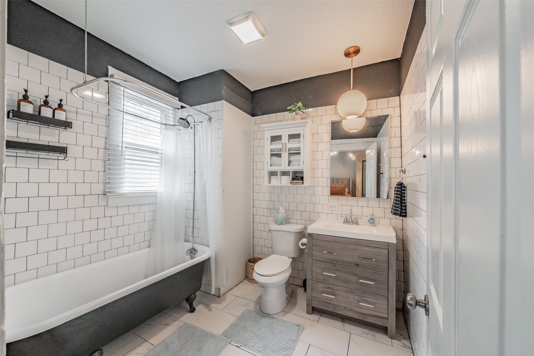 1409 W Allen Avenue Fort Worth TX 76110