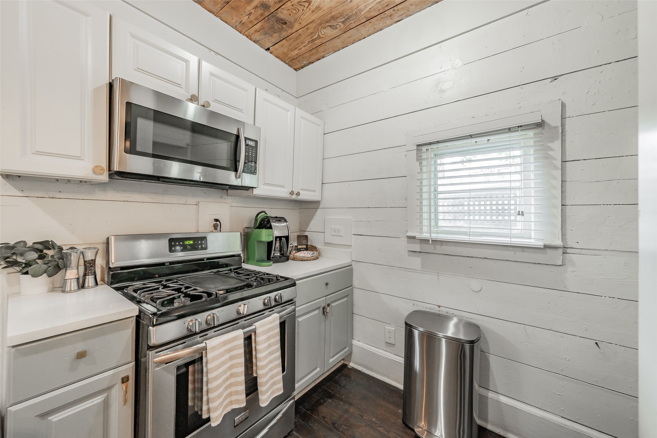 1409 W Allen Avenue Fort Worth TX 76110