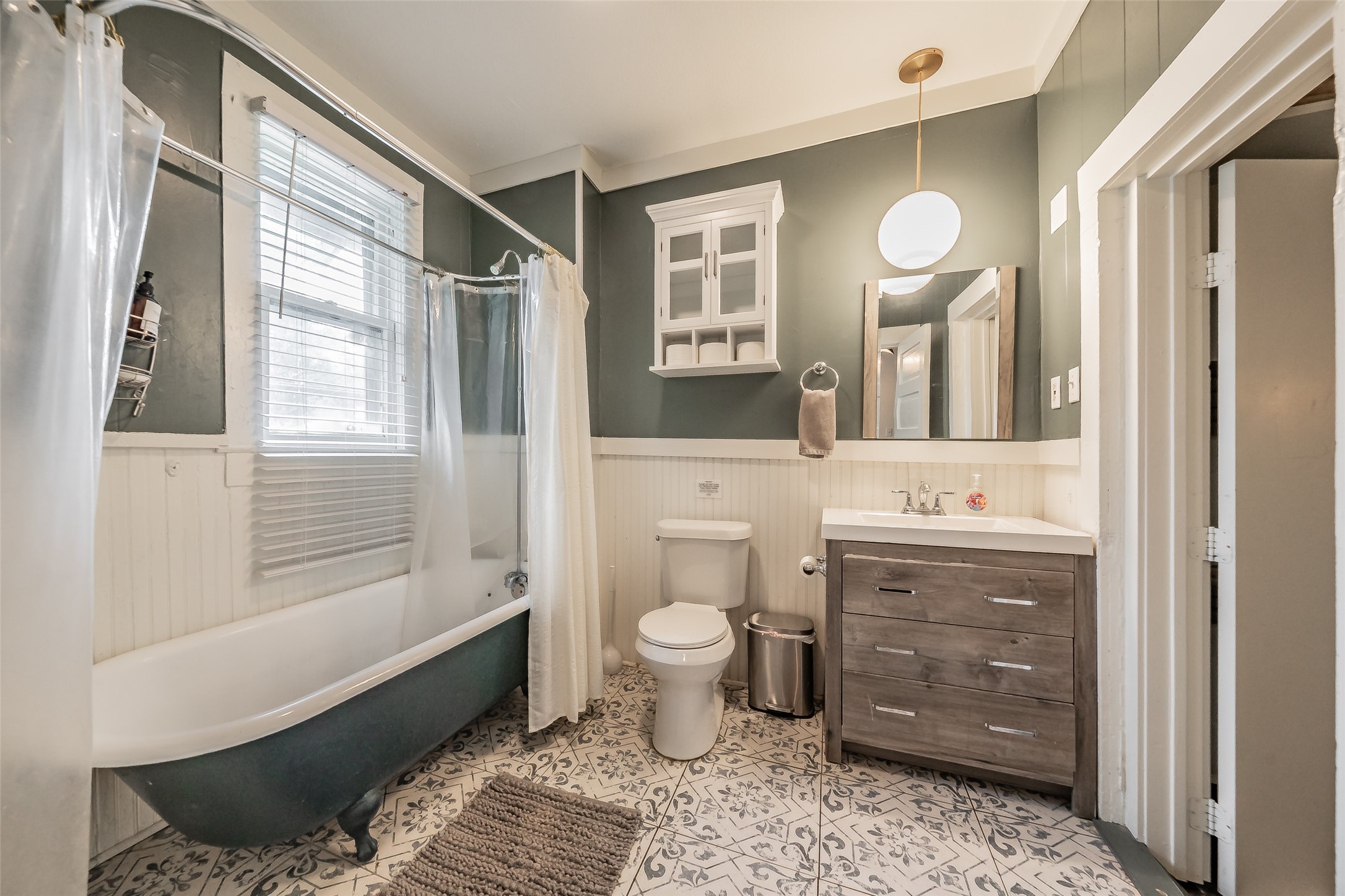 1409 W Allen Avenue Fort Worth TX 76110