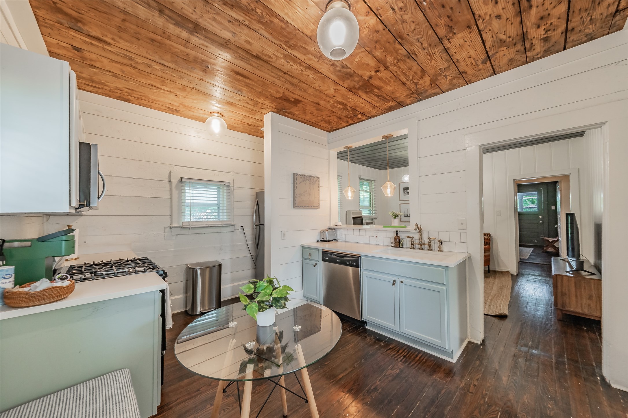 1409 W Allen Avenue Fort Worth TX 76110