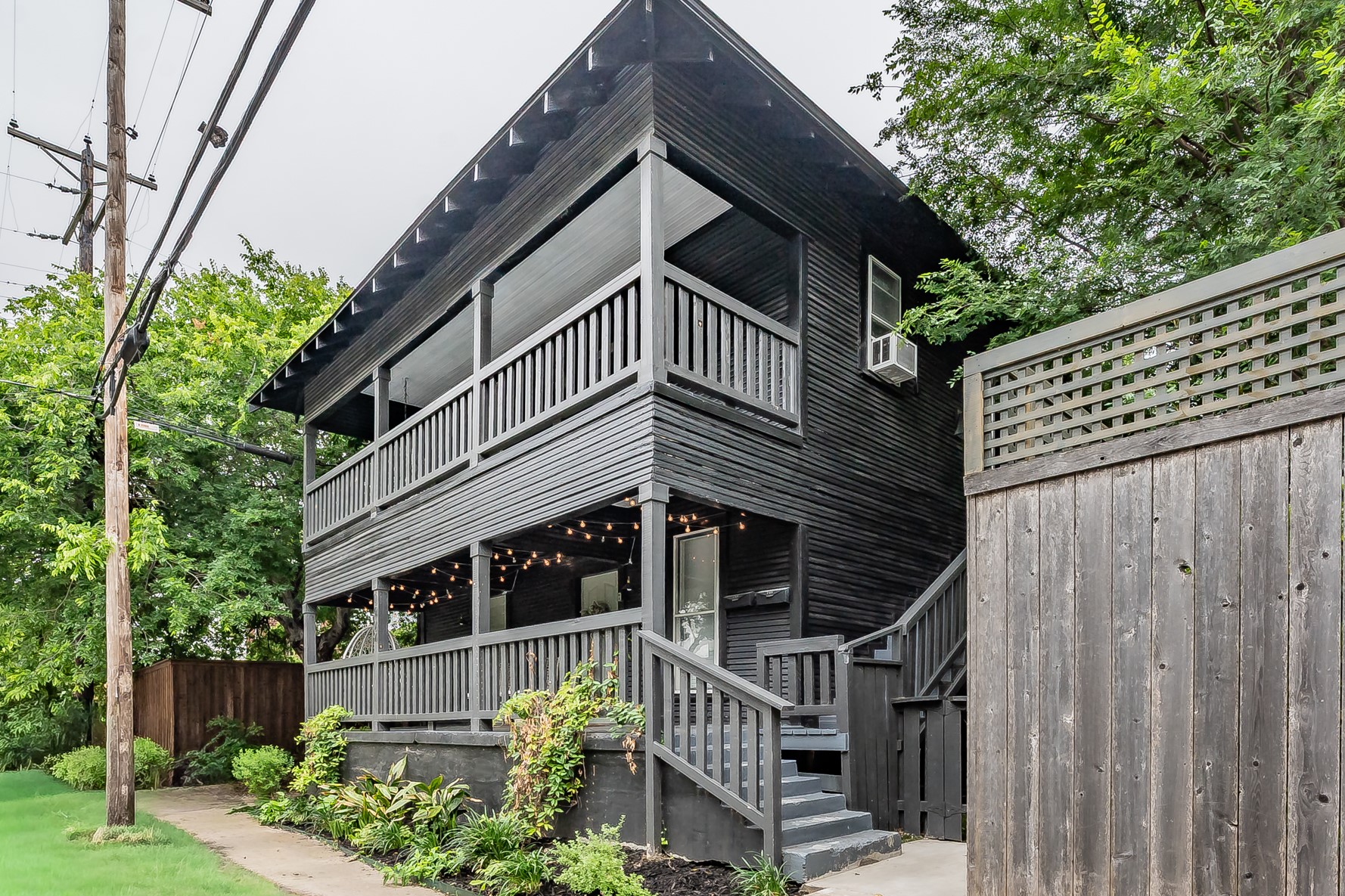 1409 W Allen Avenue Fort Worth TX 76110