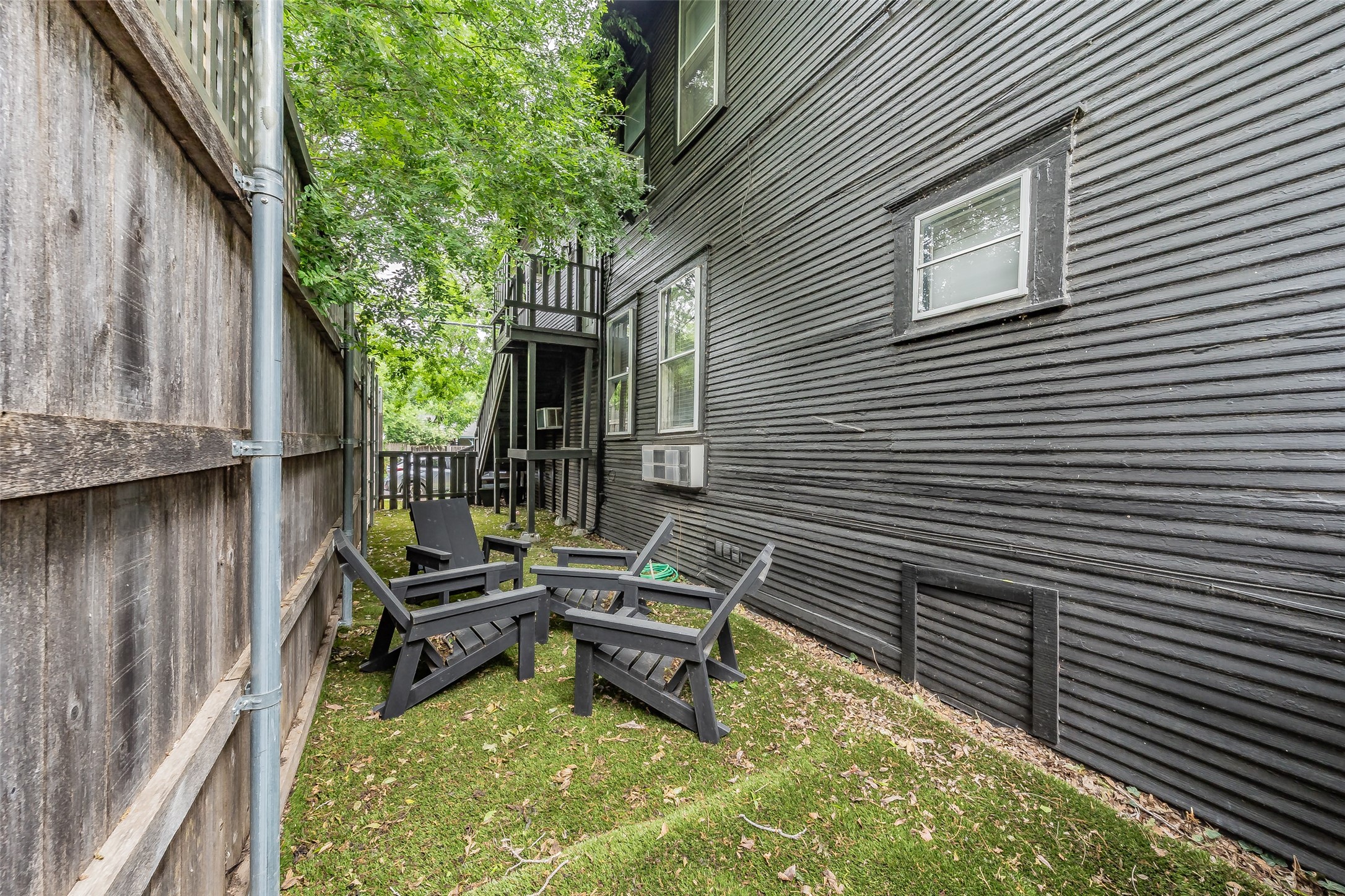 1409 W Allen Avenue Fort Worth TX 76110