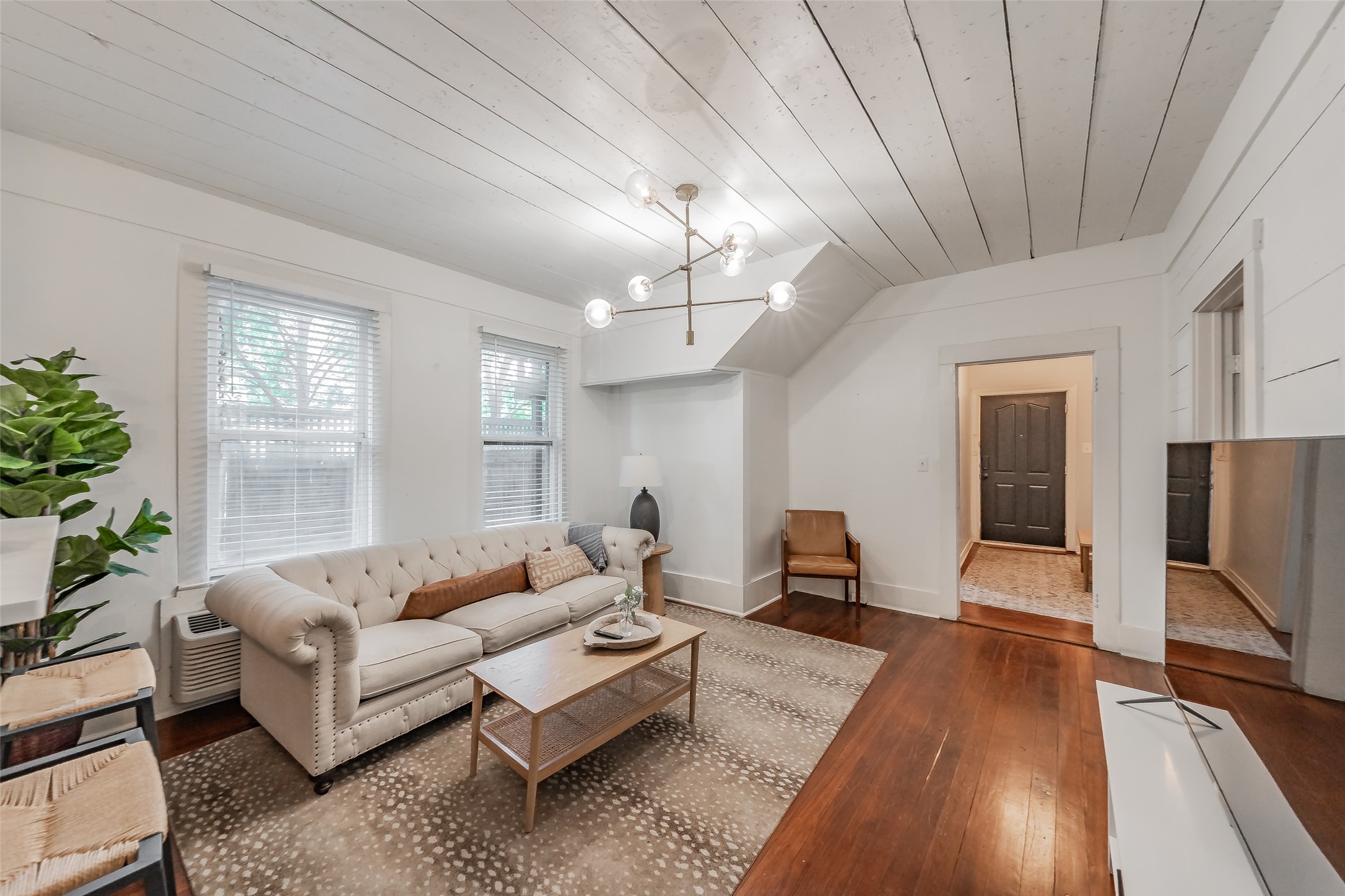 1409 W Allen Avenue Fort Worth TX 76110