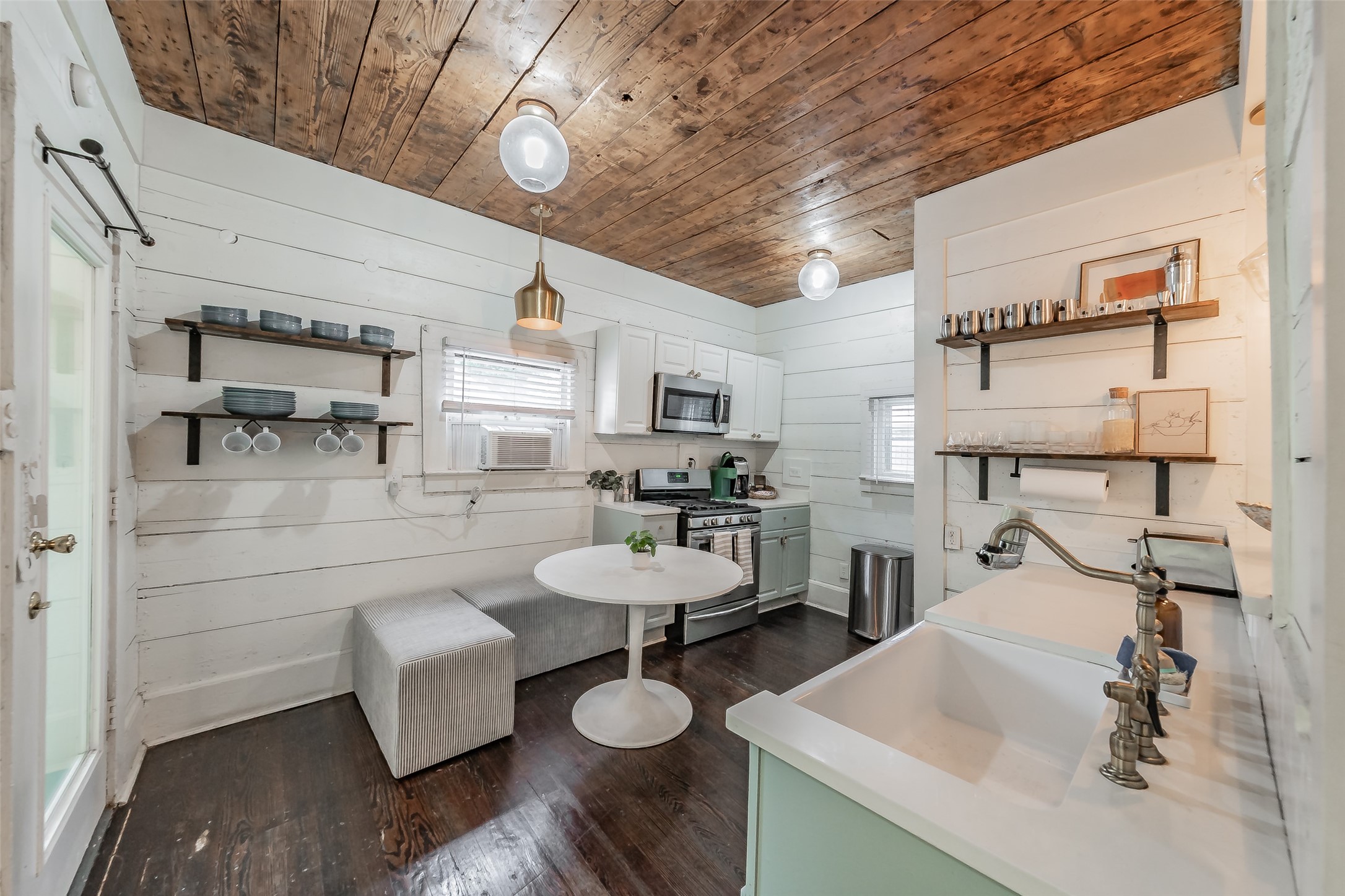 1409 W Allen Avenue Fort Worth TX 76110
