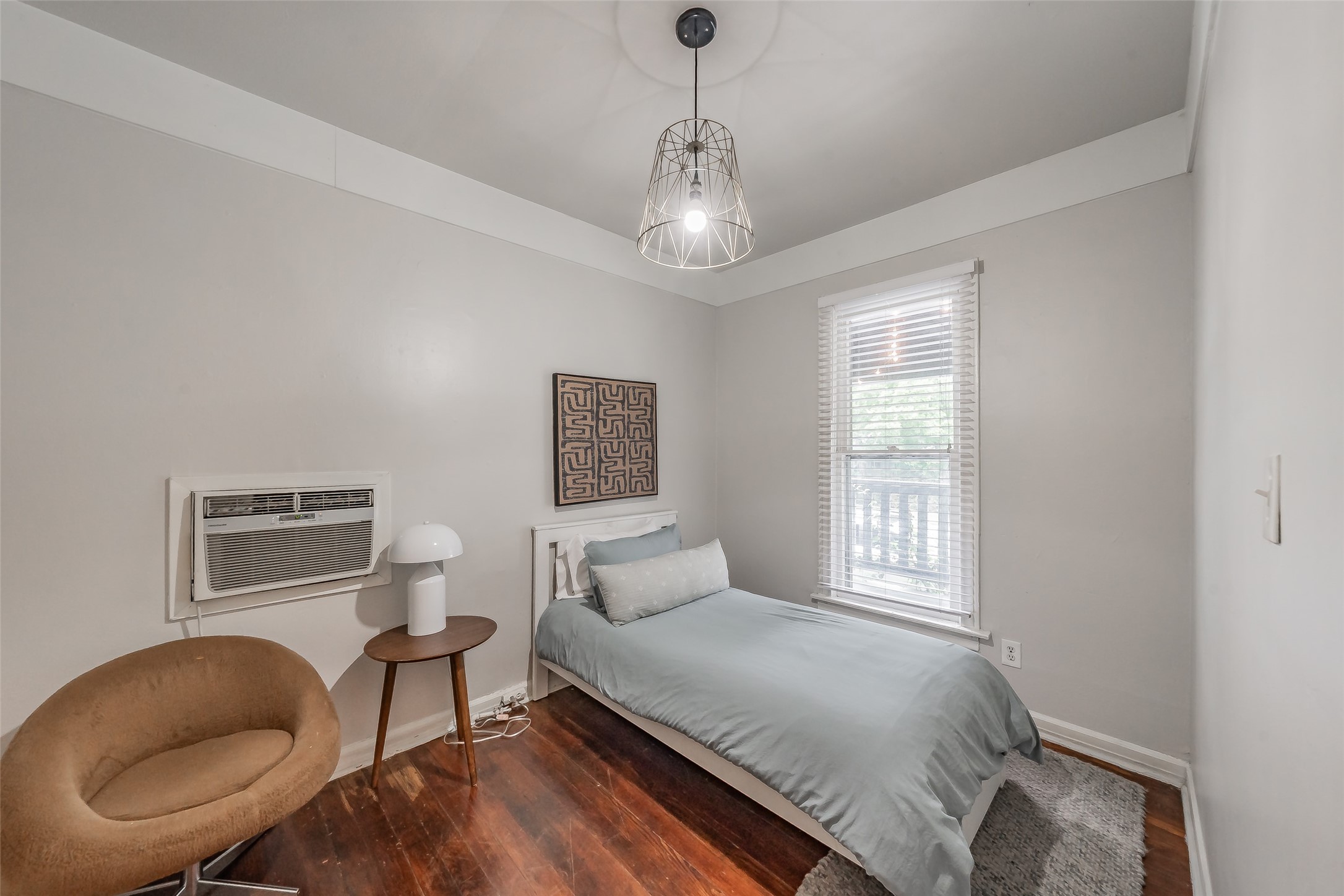 1409 W Allen Avenue Fort Worth TX 76110