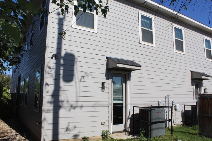 1628 E Davis Avenue Fort Worth TX 76104