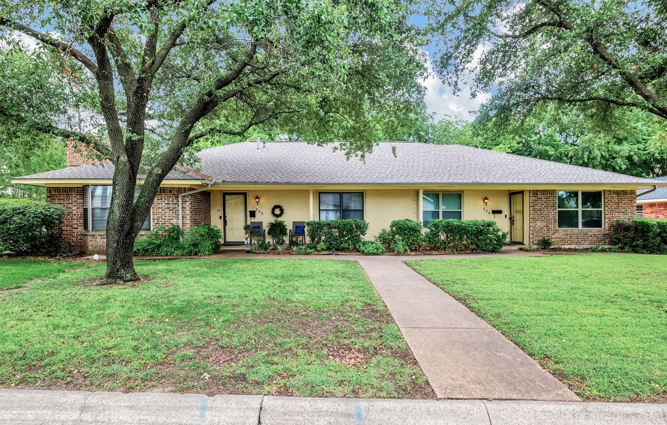 206 & 208 N Graves Street Mckinney TX 75069