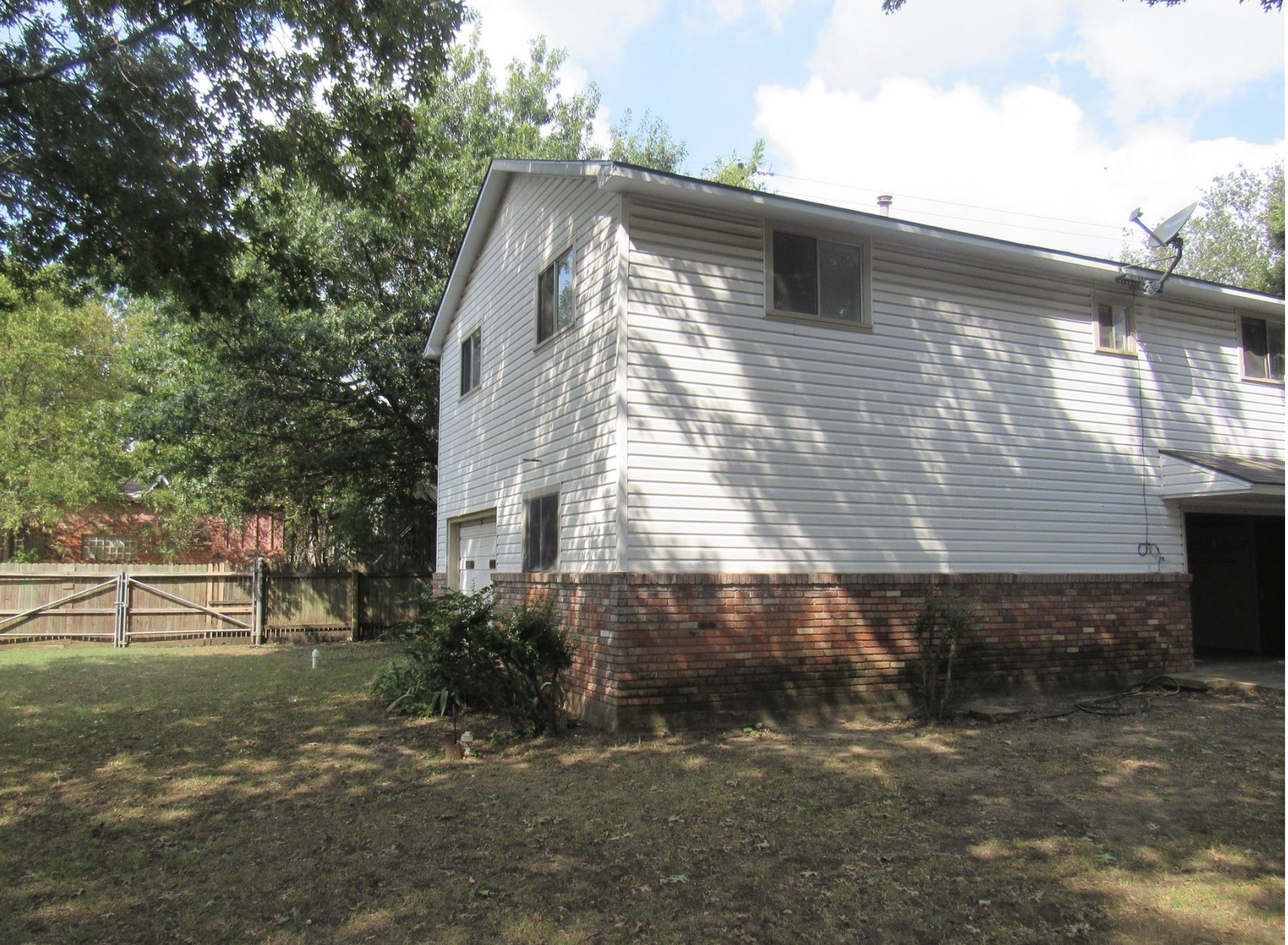 320 N Cleveland Avenue Sherman TX 75090
