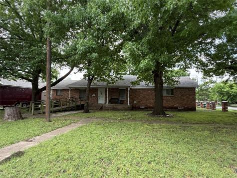 320 N Cleveland Avenue Sherman TX 75090