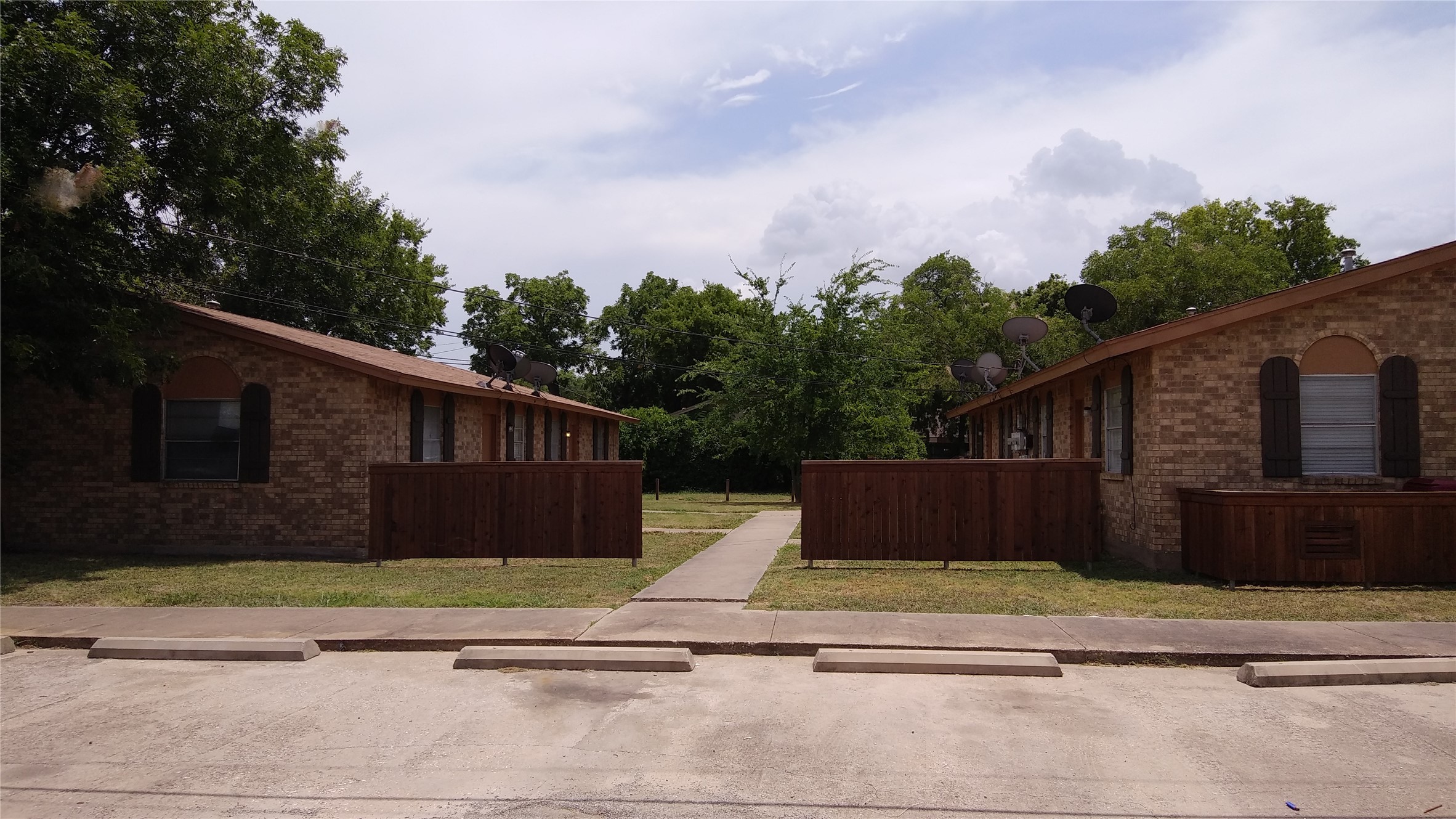 105 W Pine Street Whitewright TX 75491