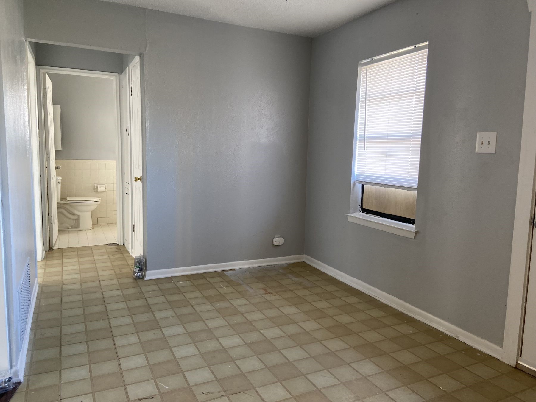 105 W Pine Street Whitewright TX 75491