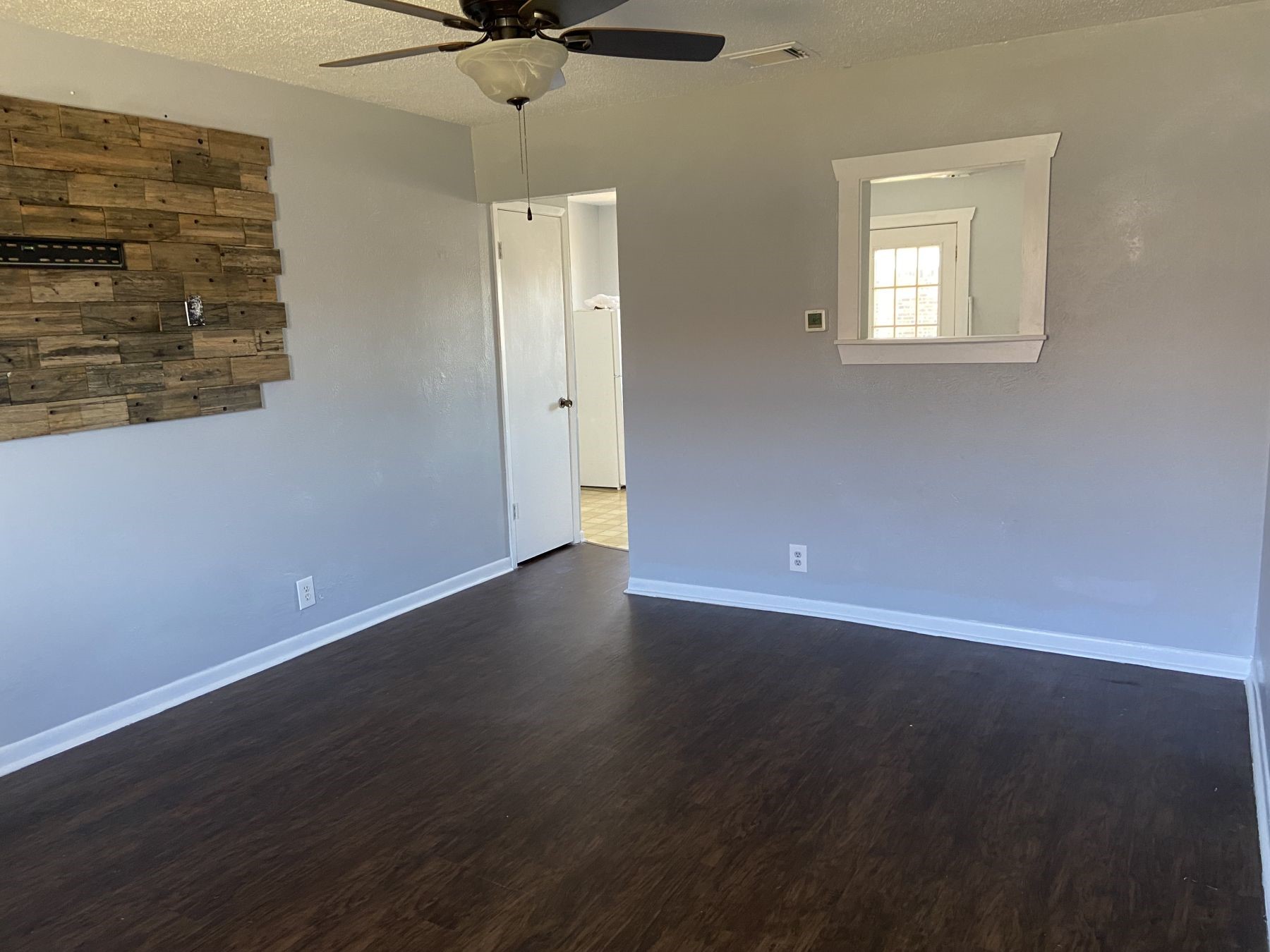105 W Pine Street Whitewright TX 75491