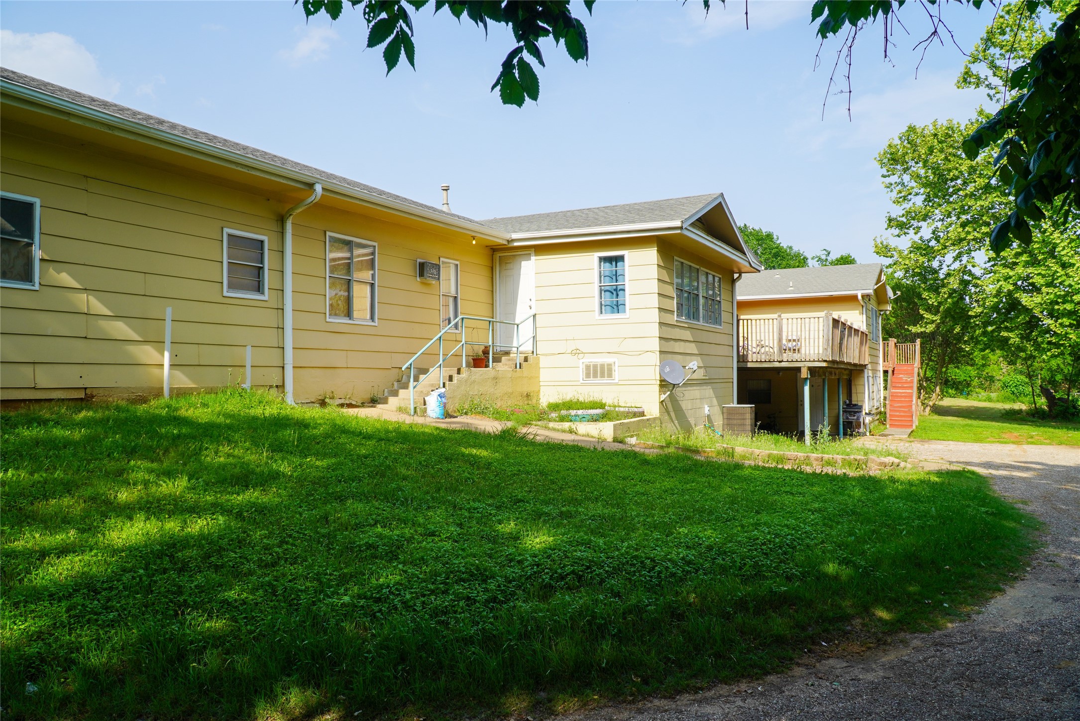 109 E 4th Street Keene TX 76059