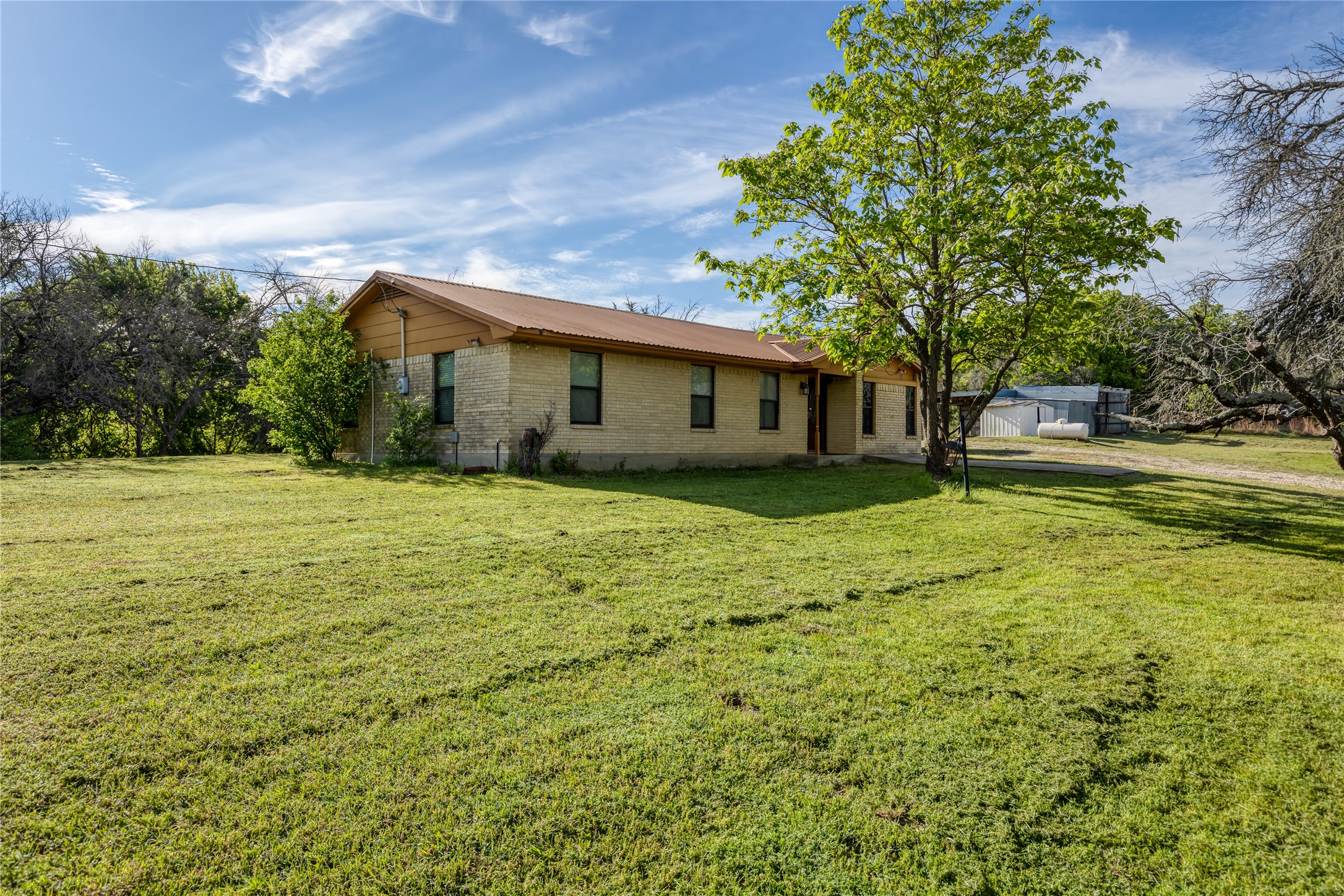 813 County Road 3680 Paradise TX 76073