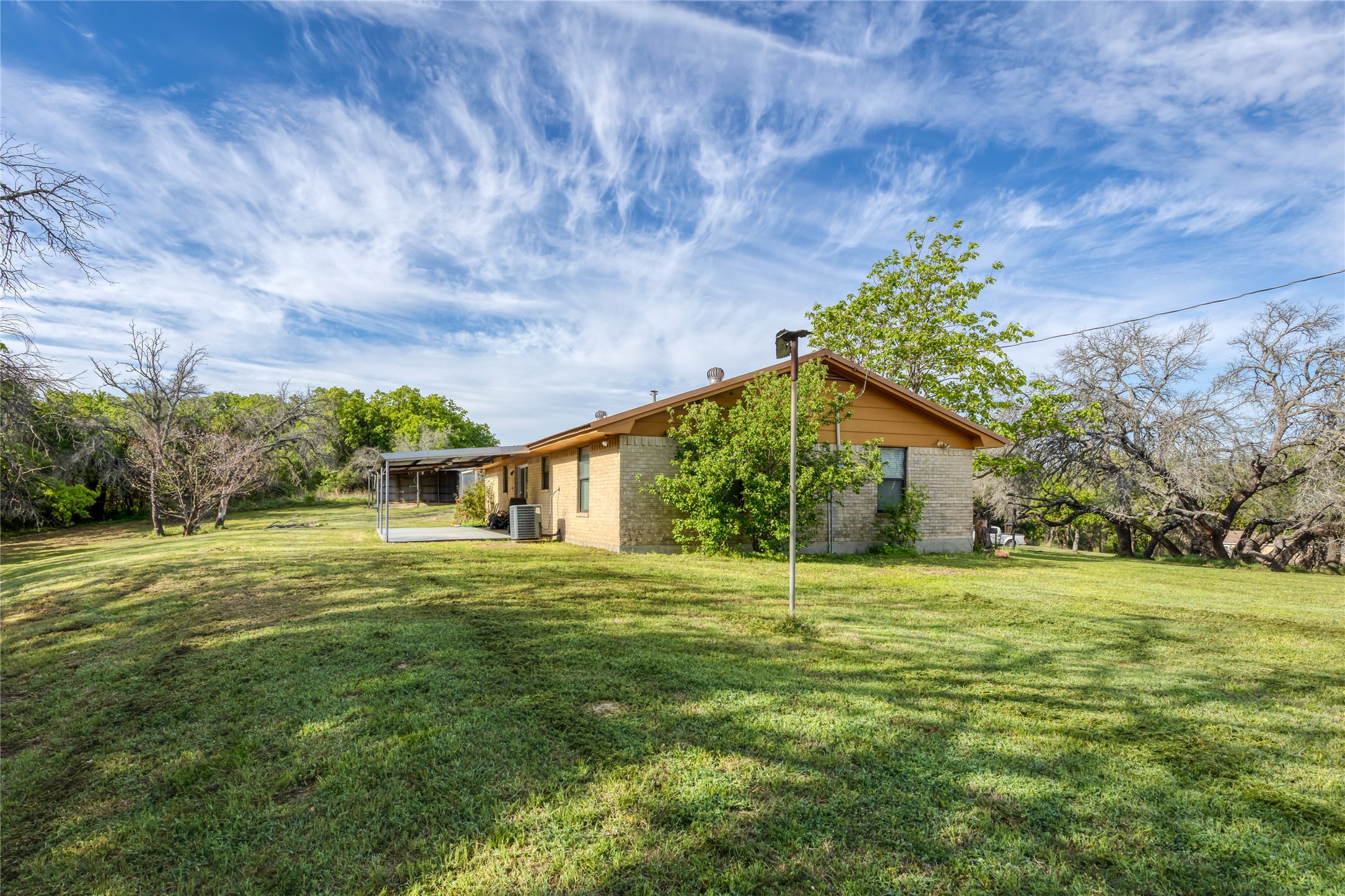 813 County Road 3680 Paradise TX 76073