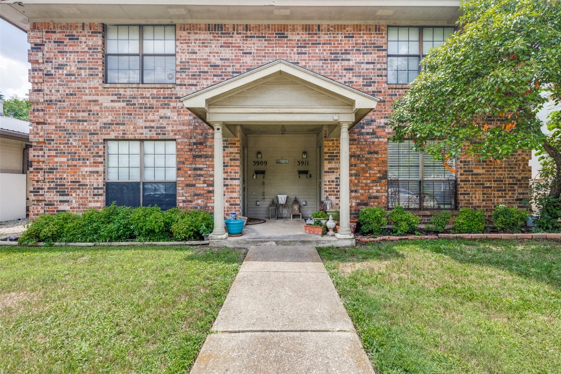 3909-3911 Bunting Avenue Fort Worth TX 76107