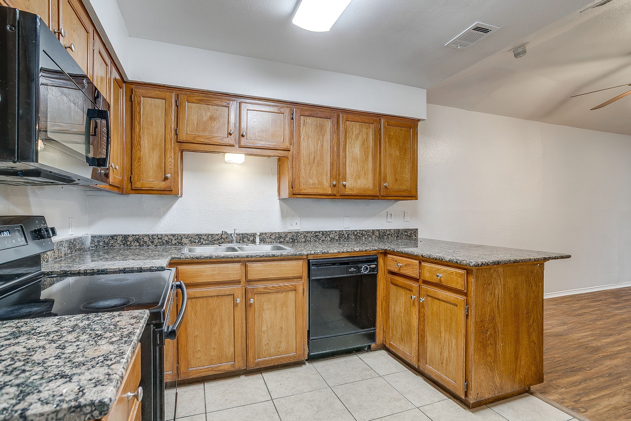 7809 Laver Court Fort Worth TX 76112