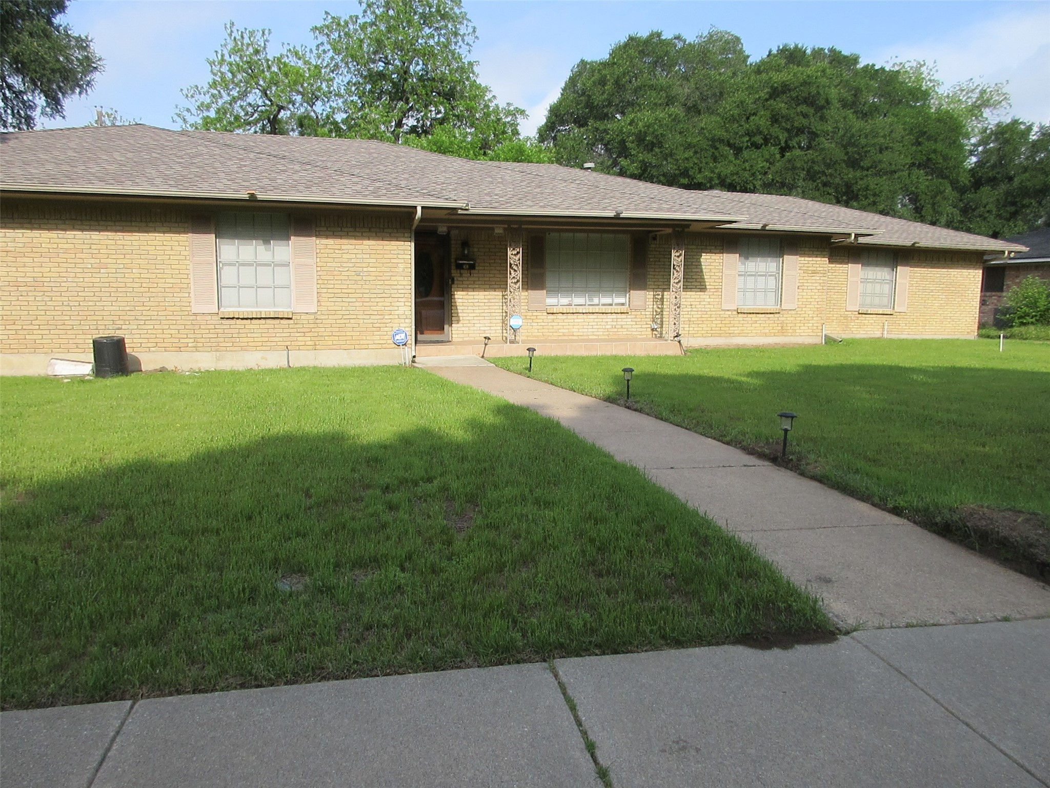 1309 Mosswood Lane Irving TX 75061