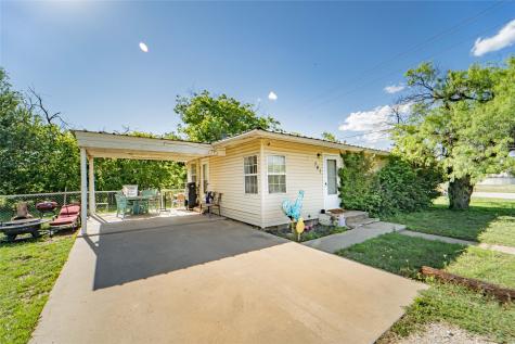 701 S Cutting Street Breckenridge TX 76424
