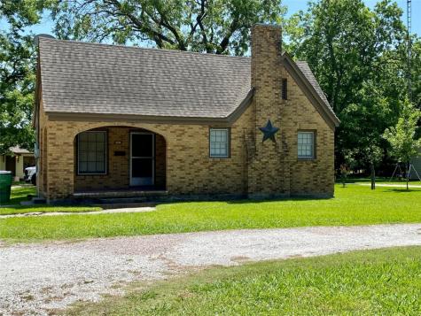 1734 E California Street Gainesville TX 76240