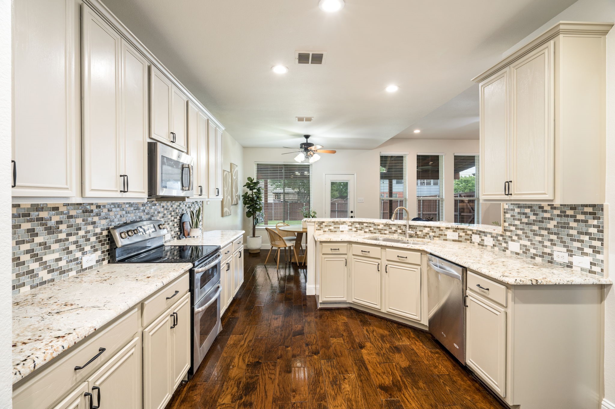 3421 Longneedle Lane Mckinney TX 75070