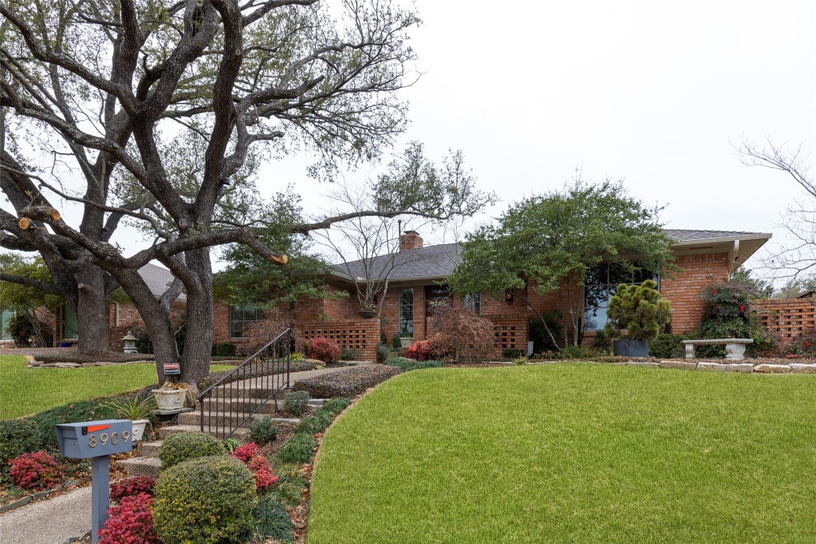 8909 Vista Gate Drive Dallas TX 75243