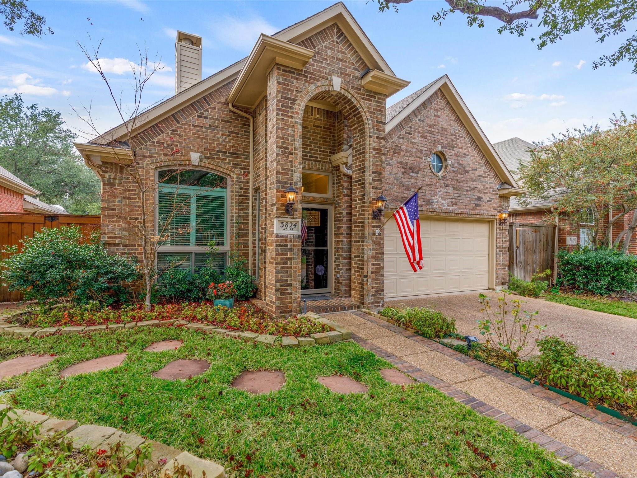 3824 Azure Lane Addison TX 75001