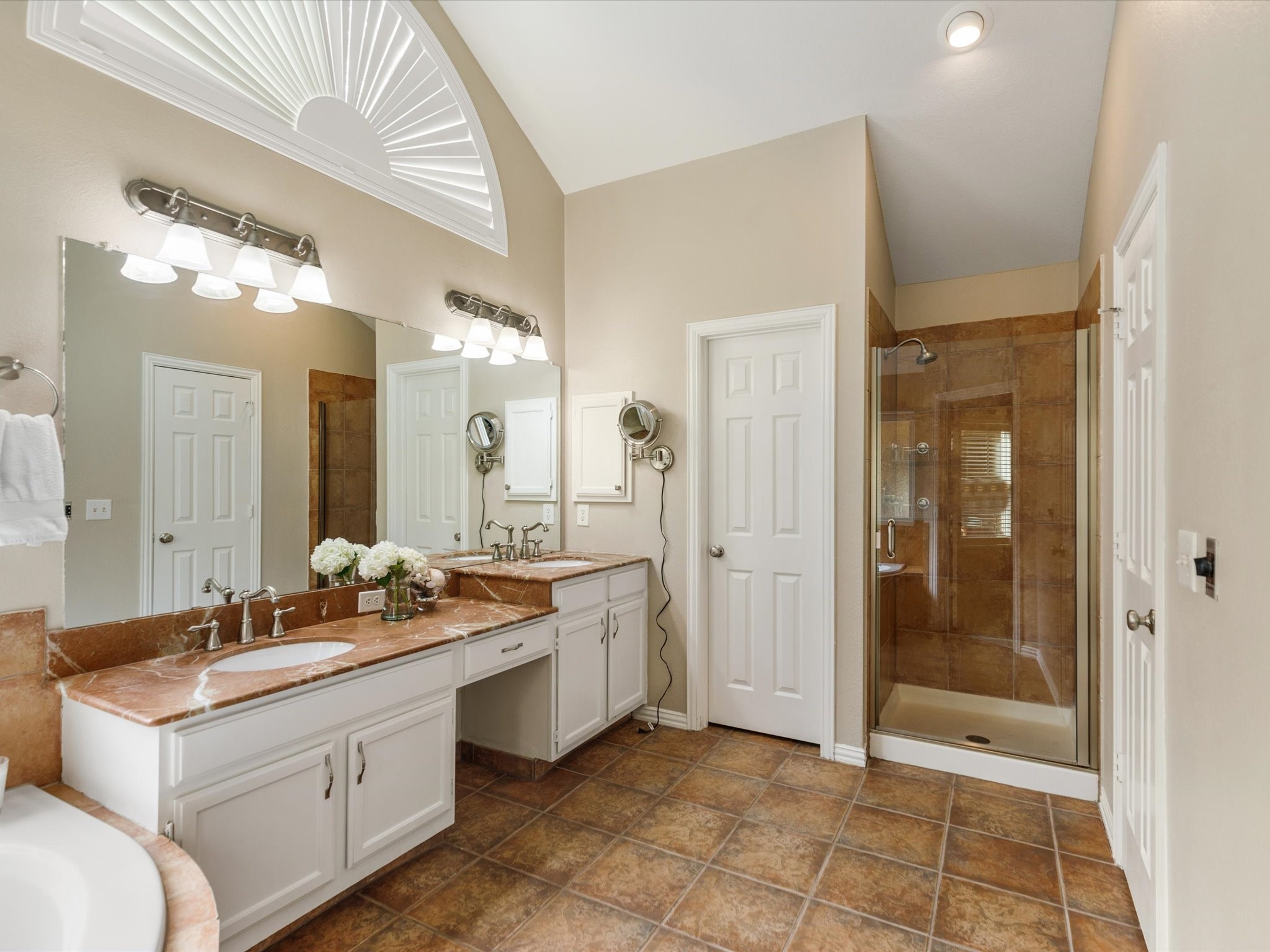 3824 Azure Lane Addison TX 75001