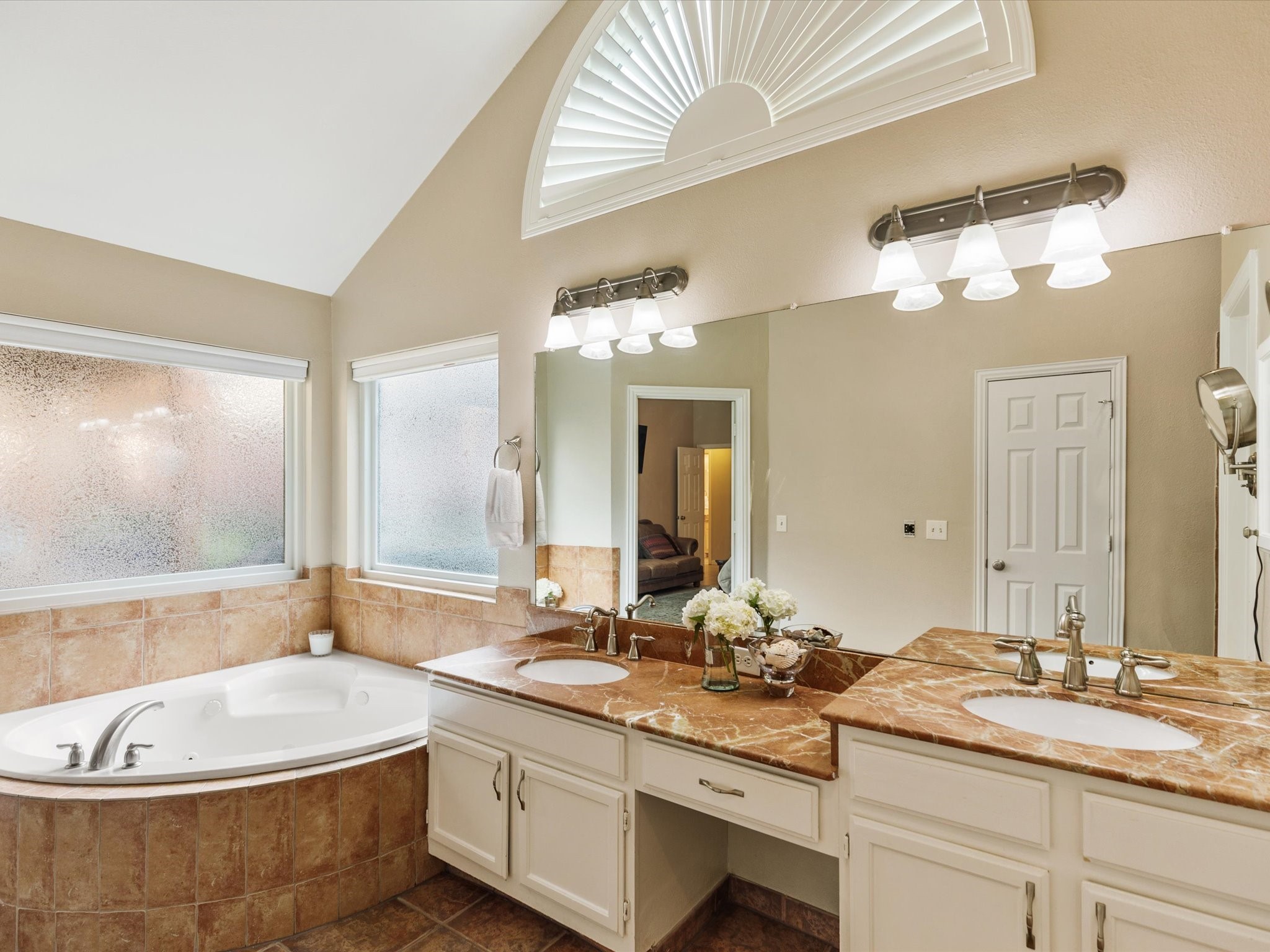 3824 Azure Lane Addison TX 75001
