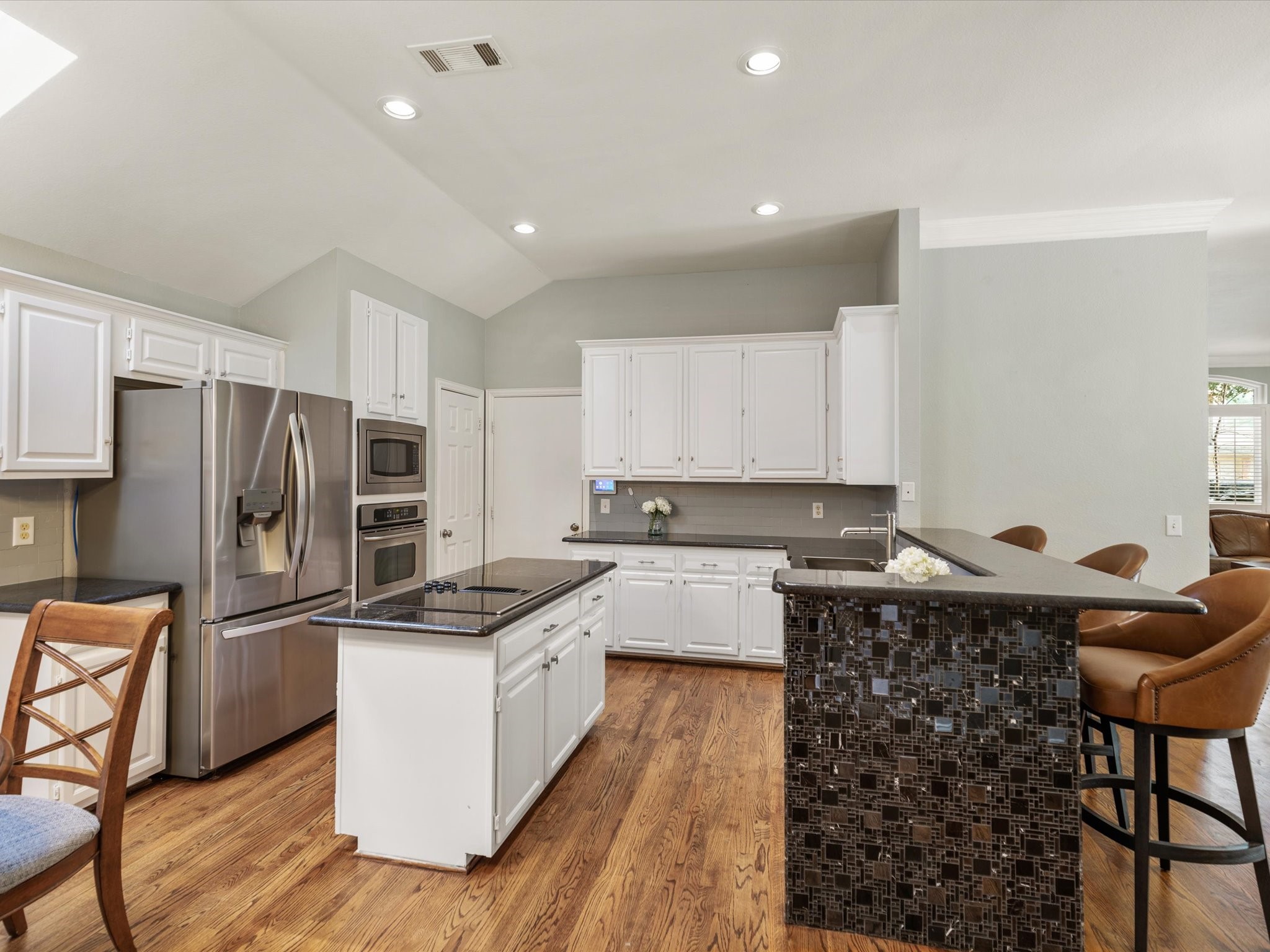 3824 Azure Lane Addison TX 75001