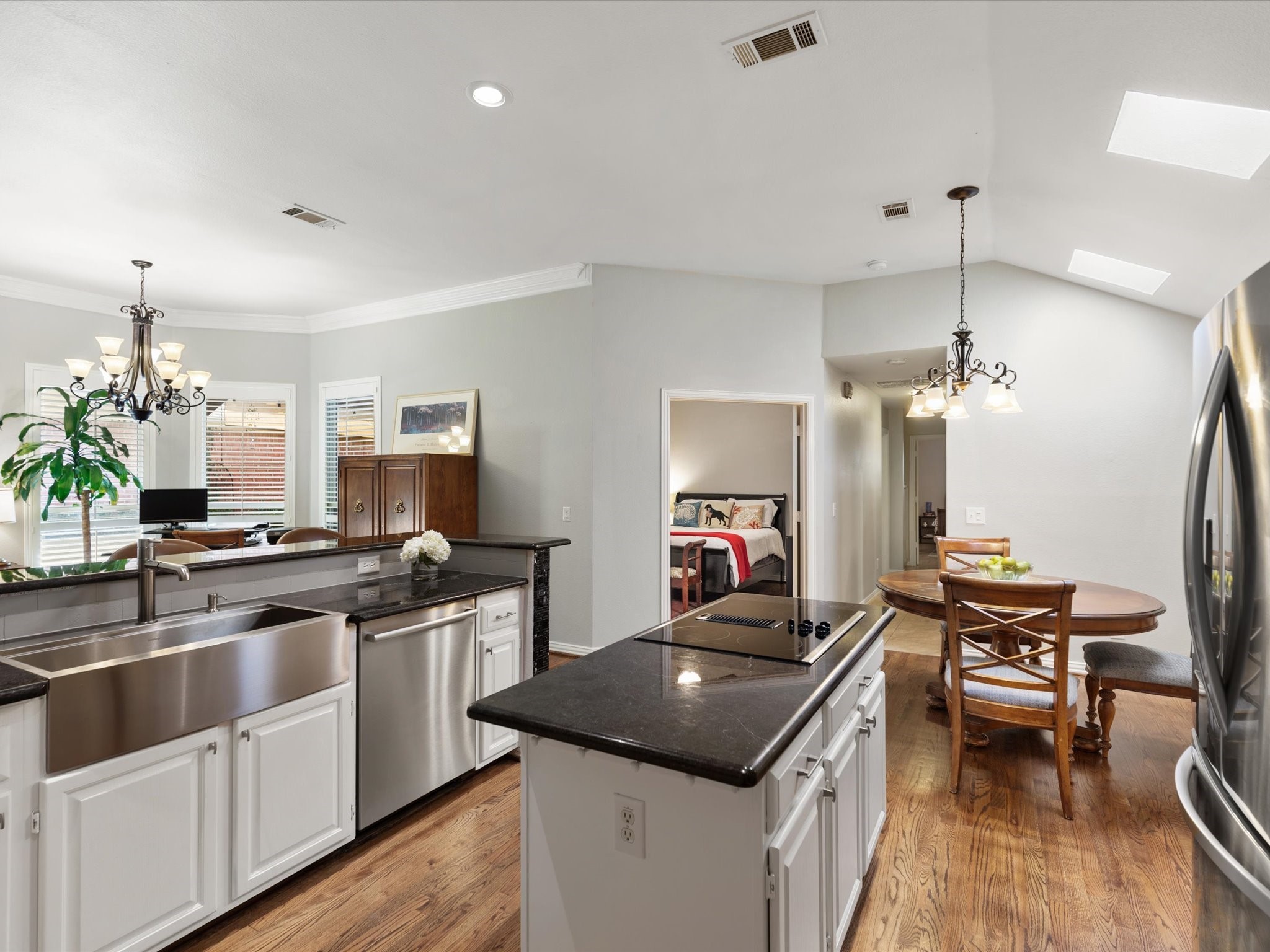 3824 Azure Lane Addison TX 75001
