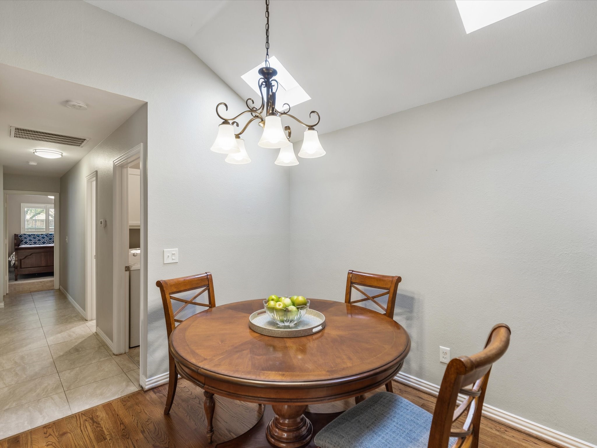 3824 Azure Lane Addison TX 75001