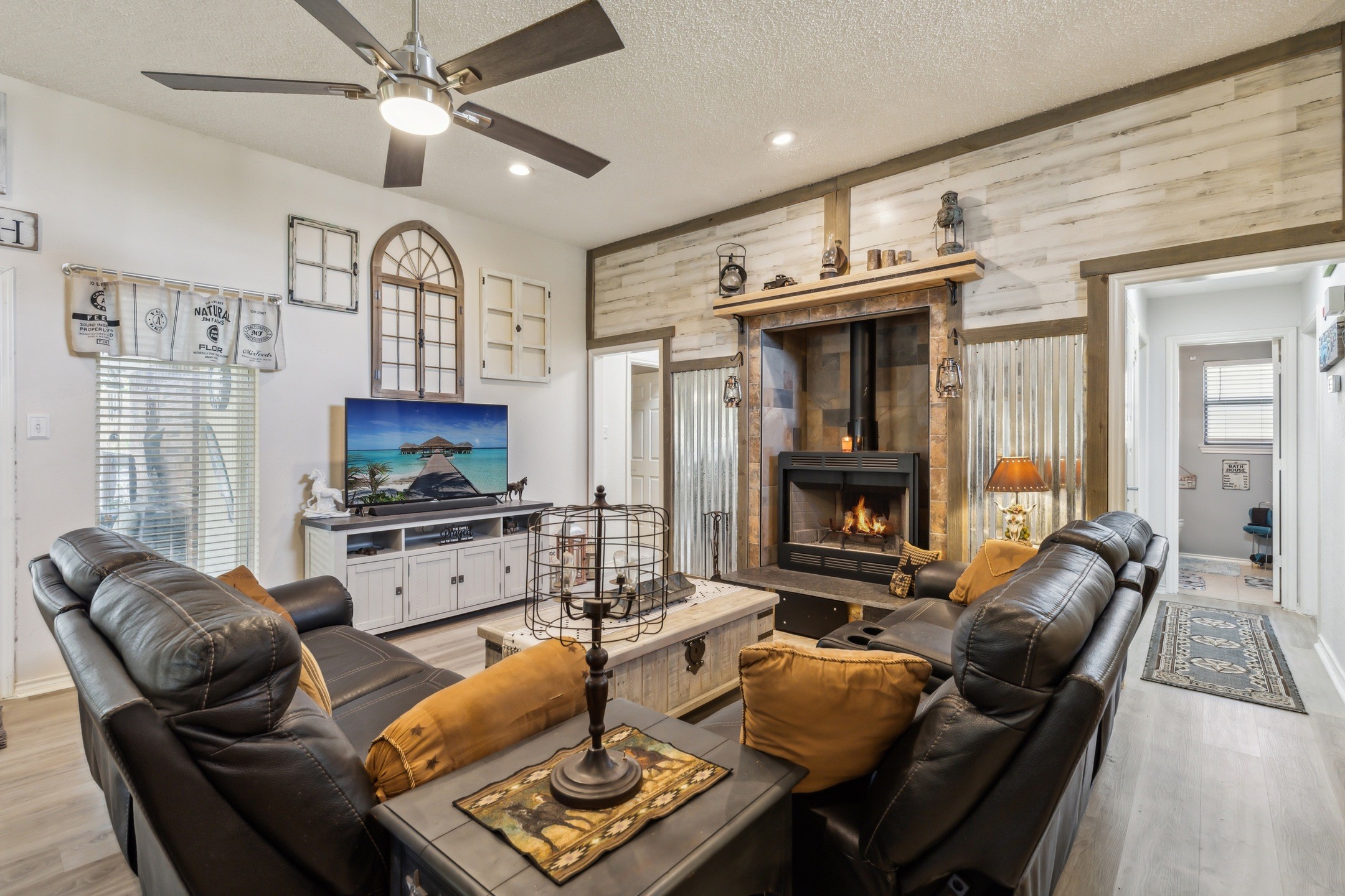 613 Reeves Lane Kennedale TX 76060