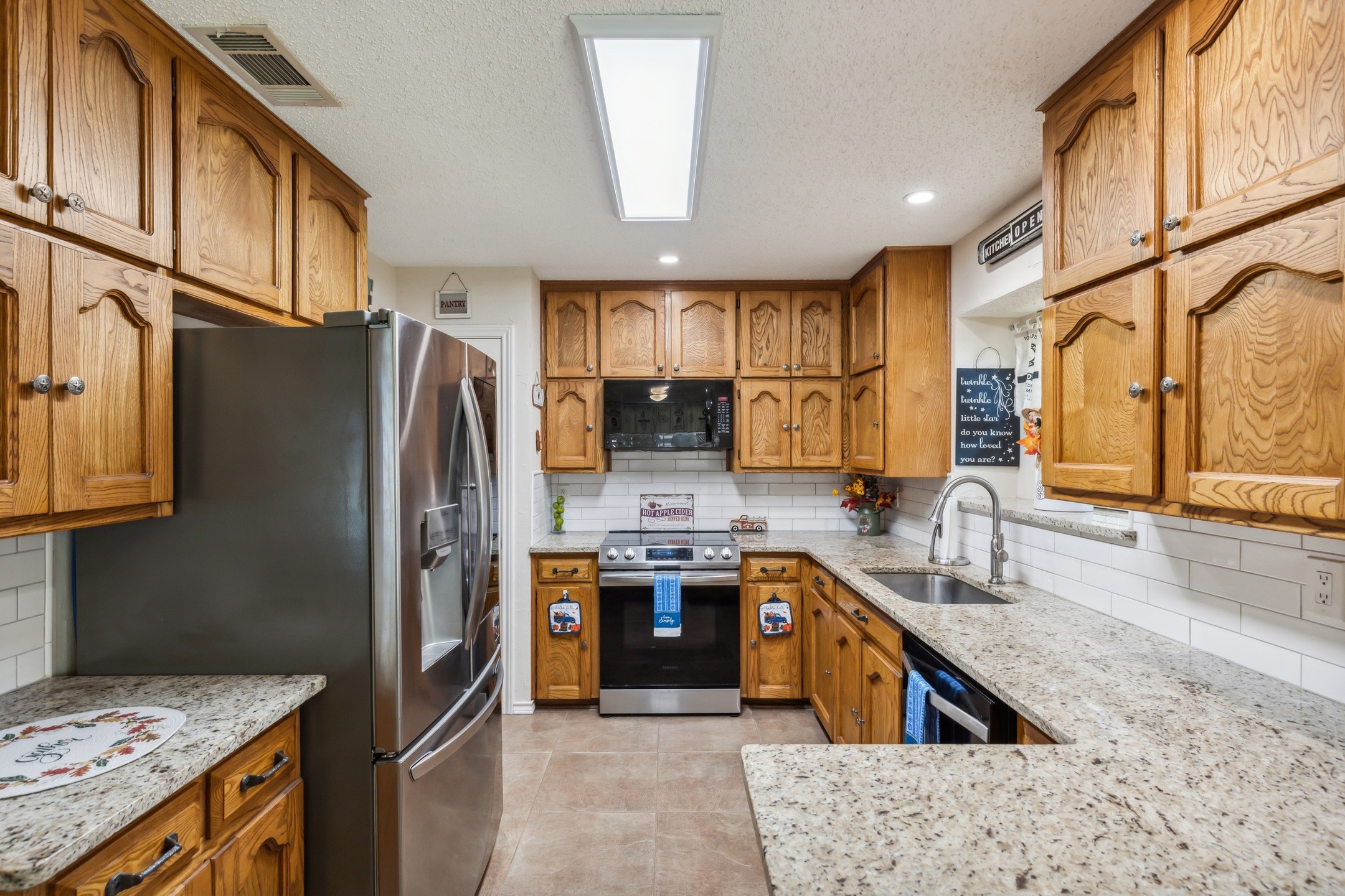 613 Reeves Lane Kennedale TX 76060