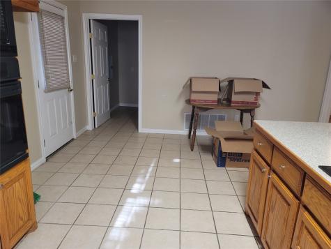 606 S Hubbard Street Alvord TX 76225