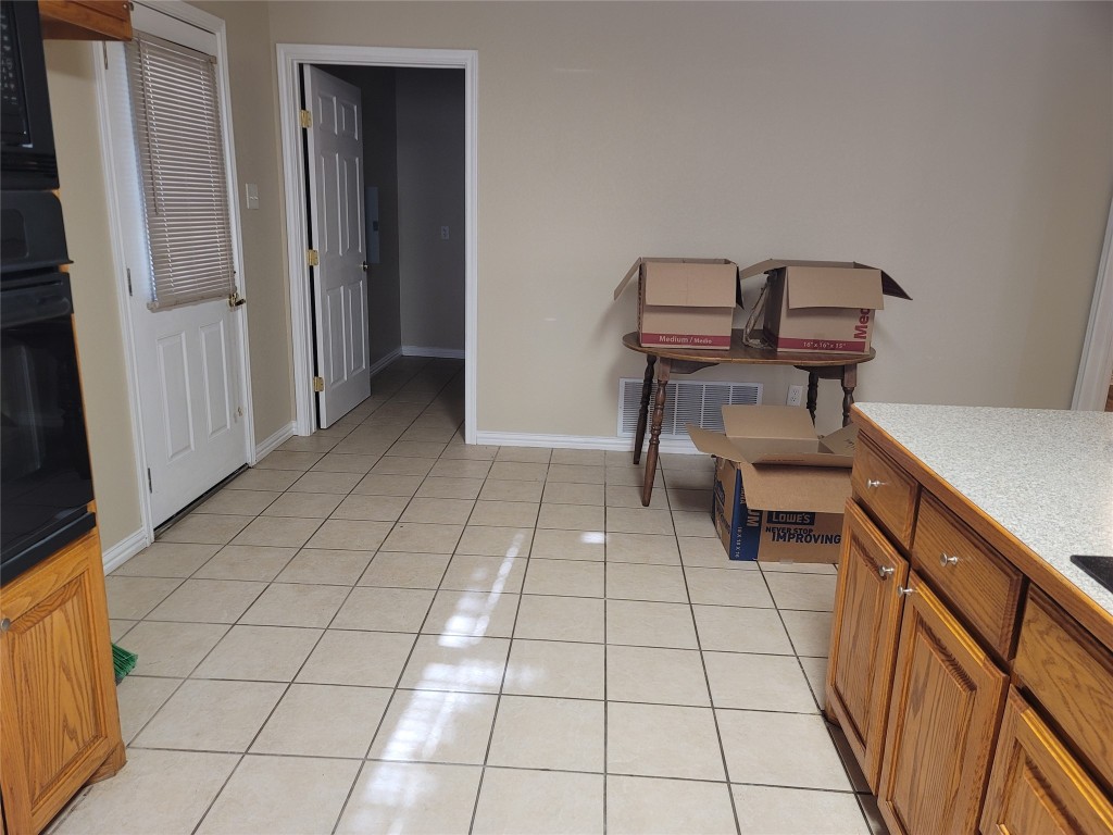 606 S Hubbard Street Alvord TX 76225