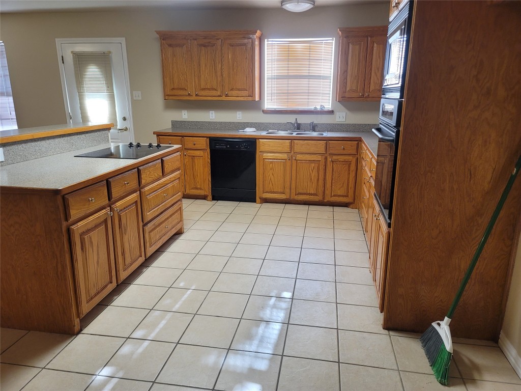 606 S Hubbard Street Alvord TX 76225