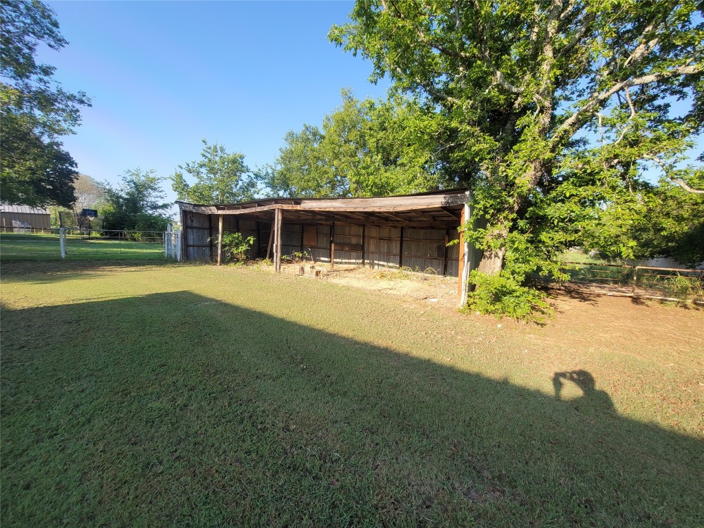 606 S Hubbard Street Alvord TX 76225
