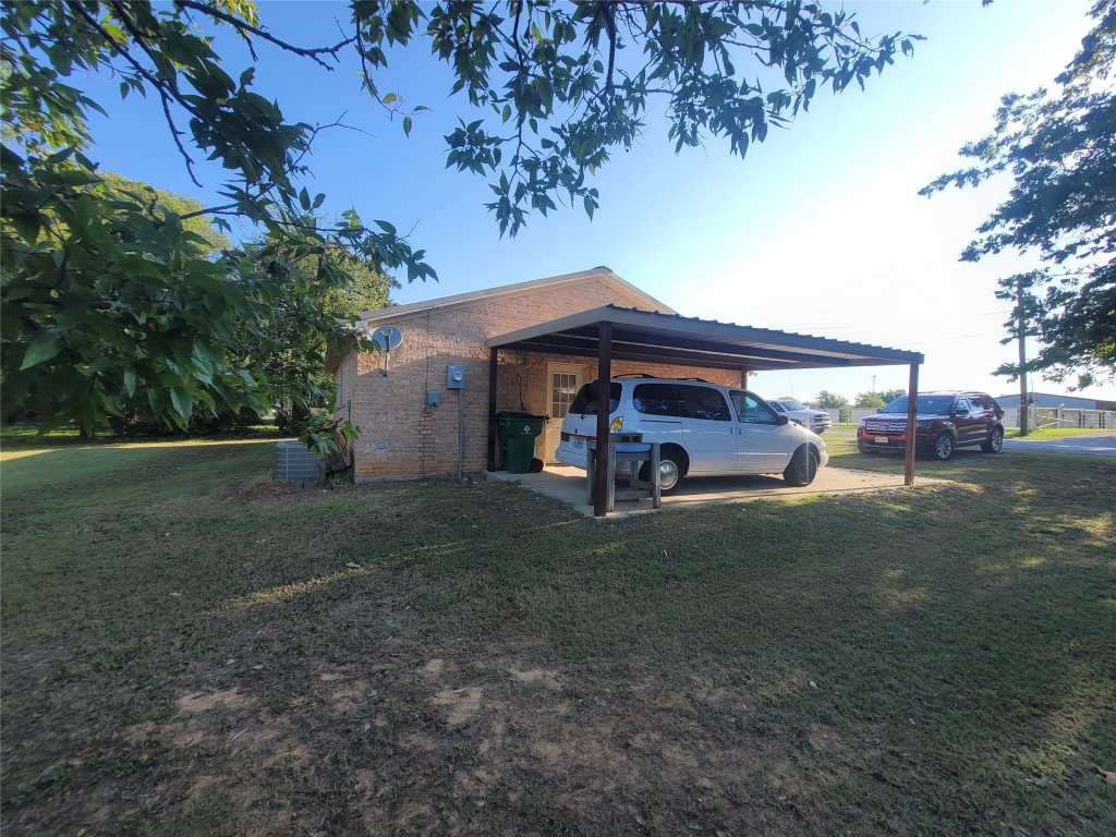 606 S Hubbard Street Alvord TX 76225