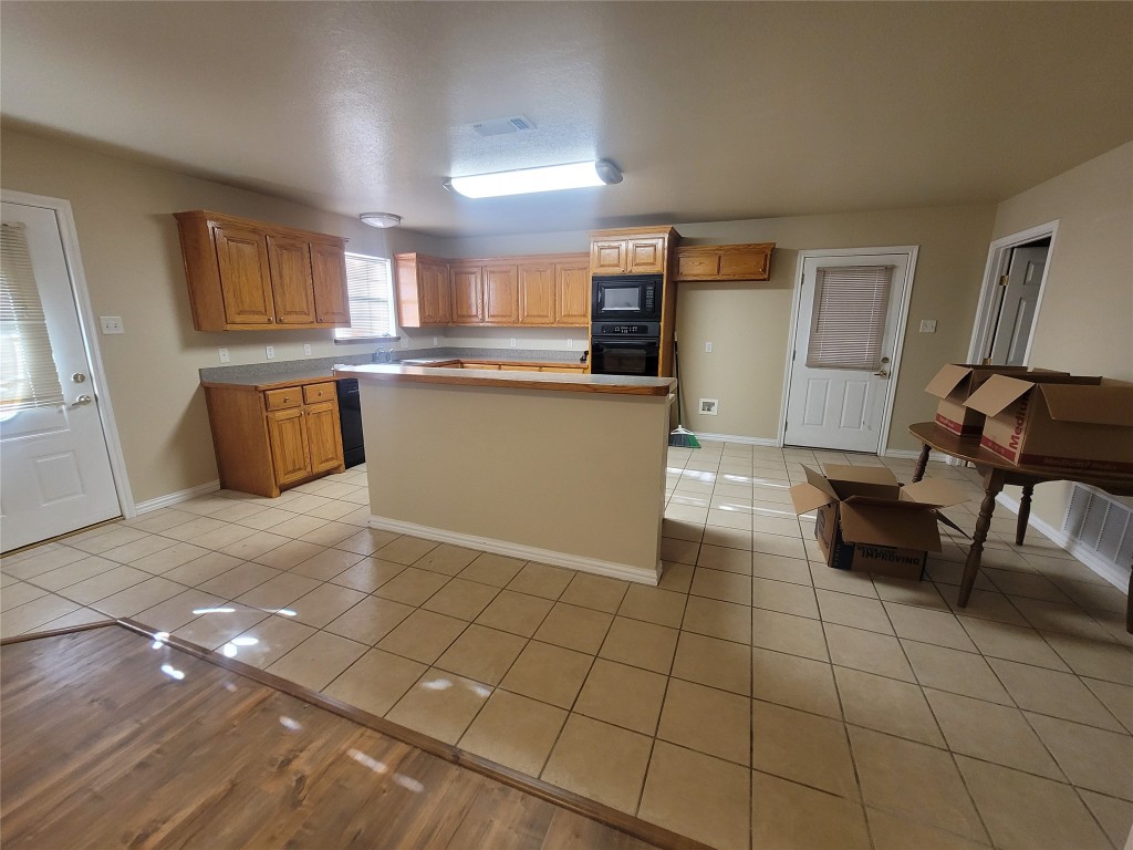 606 S Hubbard Street Alvord TX 76225