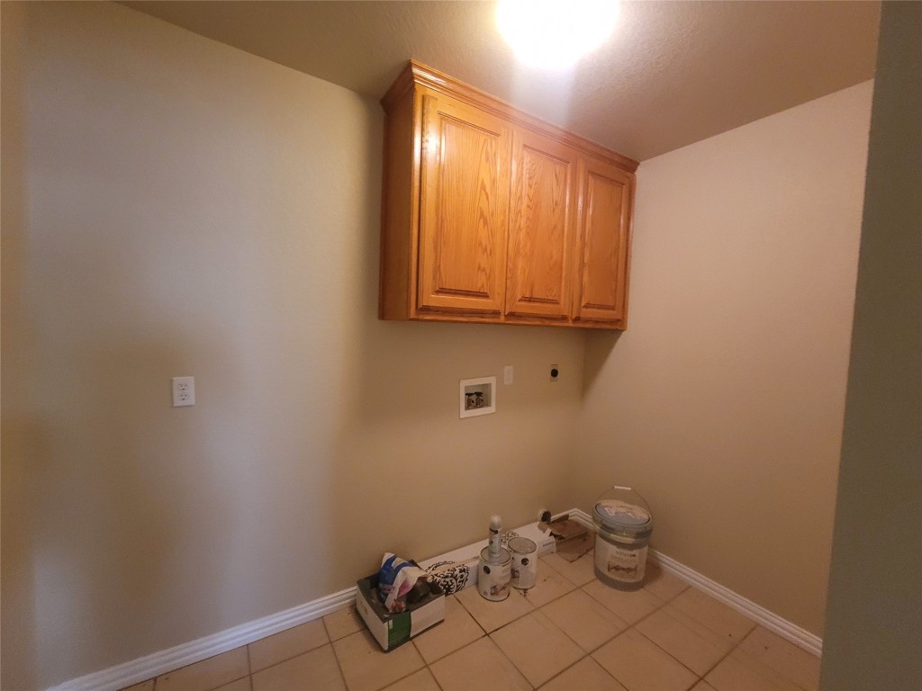 606 S Hubbard Street Alvord TX 76225